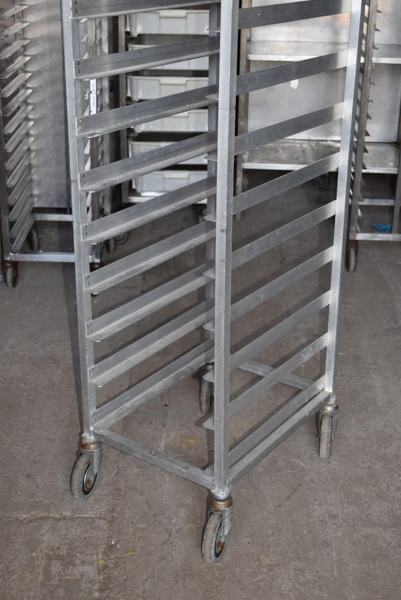 1 x Stainless Steel Commercial Kitchen Tray Rack on Wheels - Suitable For Upto 12 Trays Measuring 38 - Image 2 of 7