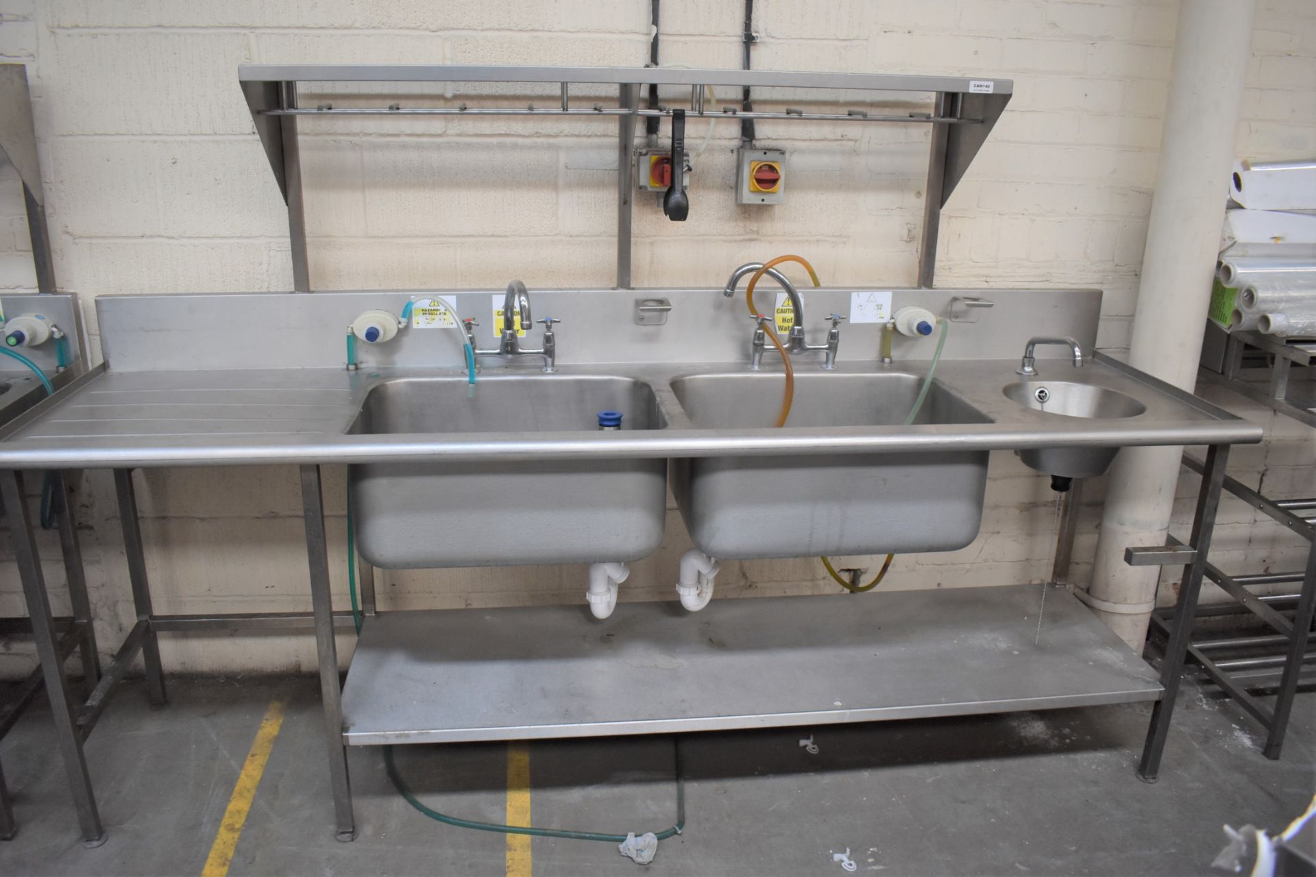 1 x Stainless Steel Commercial Wash Basin Unit With Twin Sink Bowl, Mixer Taps, Undershelf, Upstands