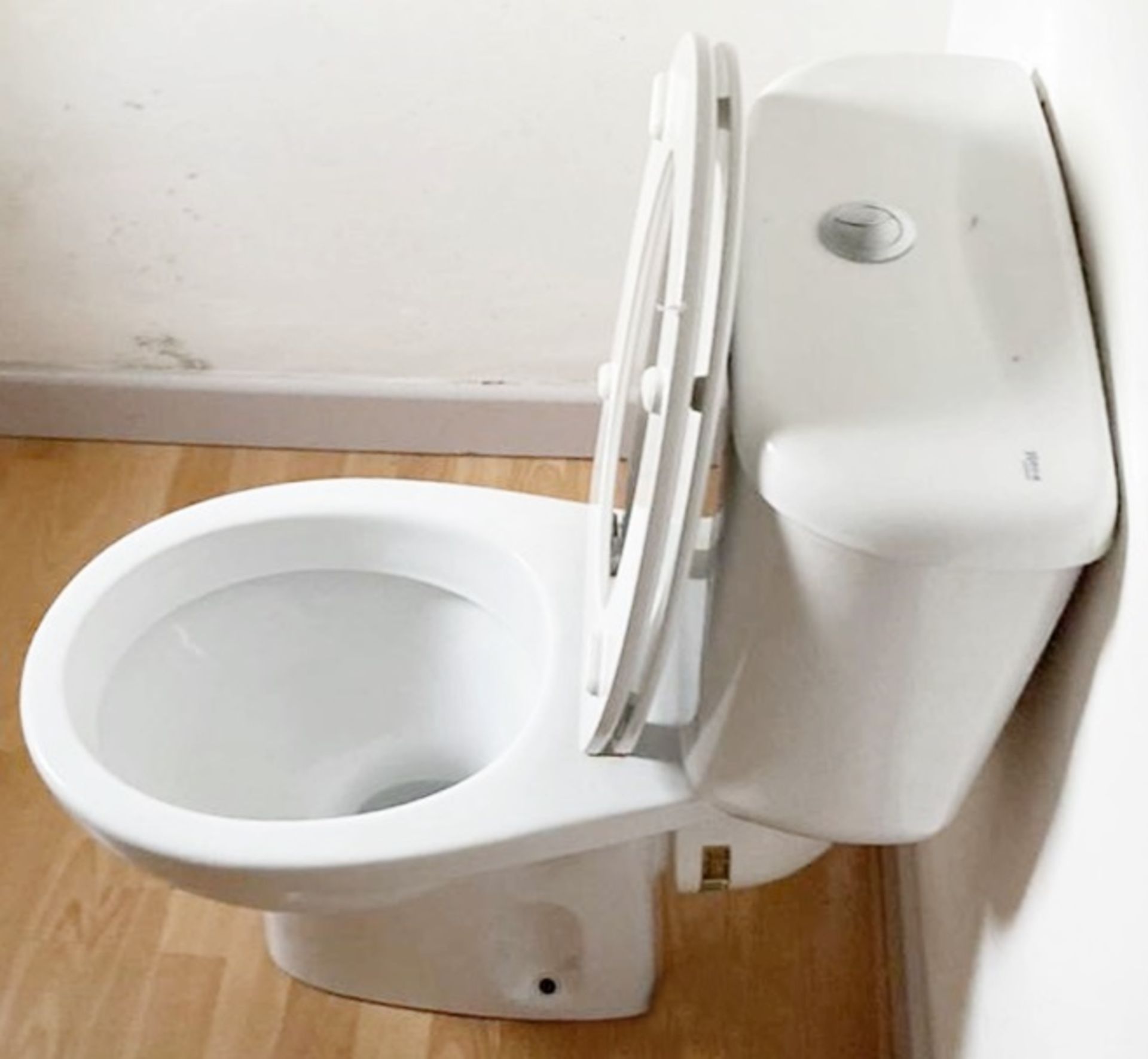 1 x Toilet And Wall Mounted Basin - To Be Removed From A Executive Office Environment - CL681 - Ref: