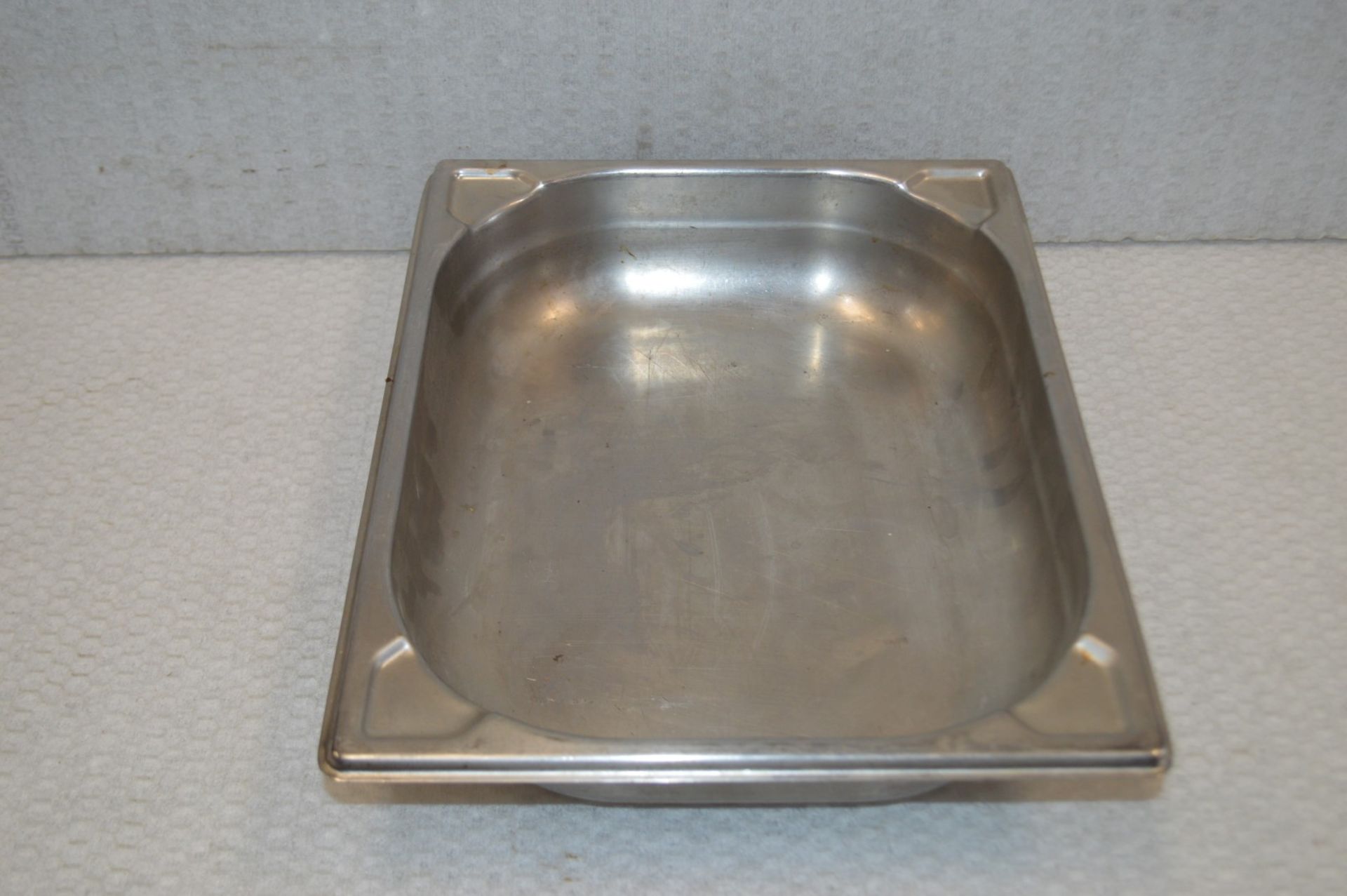 10 x Stainless Steel Gastronorm Trays - Dimensions: L33 x W26.5 cm - Includes Perforated and None - Image 2 of 3
