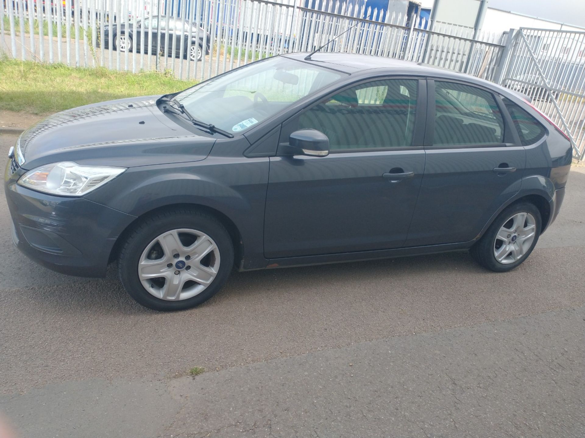 2010 Ford Focus style 100 5dr Hatchback 1.6 Petrol - CL505 - Ref: VVS043 - Location: Corby, - Image 7 of 16