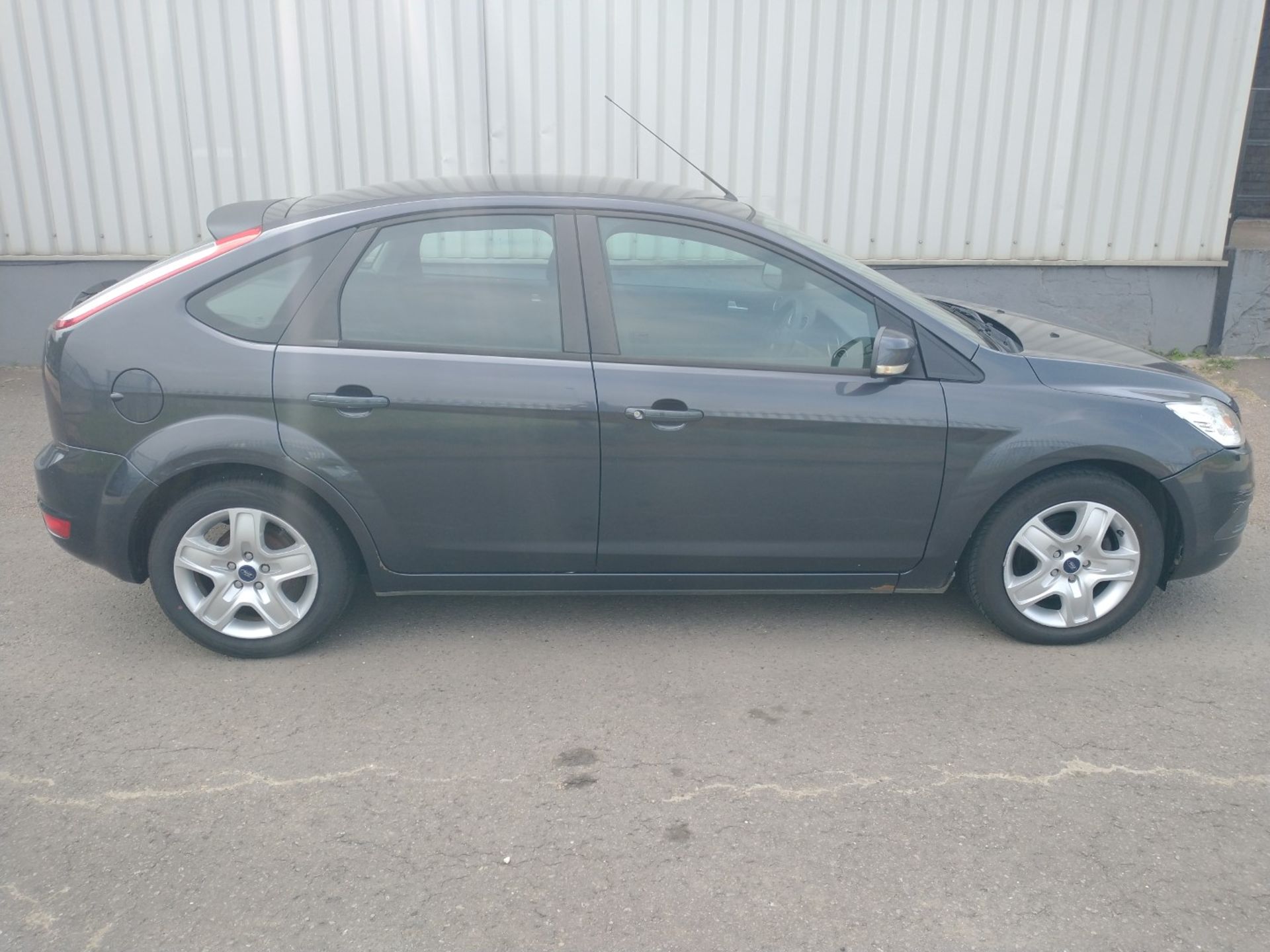 2010 Ford Focus style 100 5dr Hatchback 1.6 Petrol - CL505 - Ref: VVS043 - Location: Corby, - Image 4 of 16