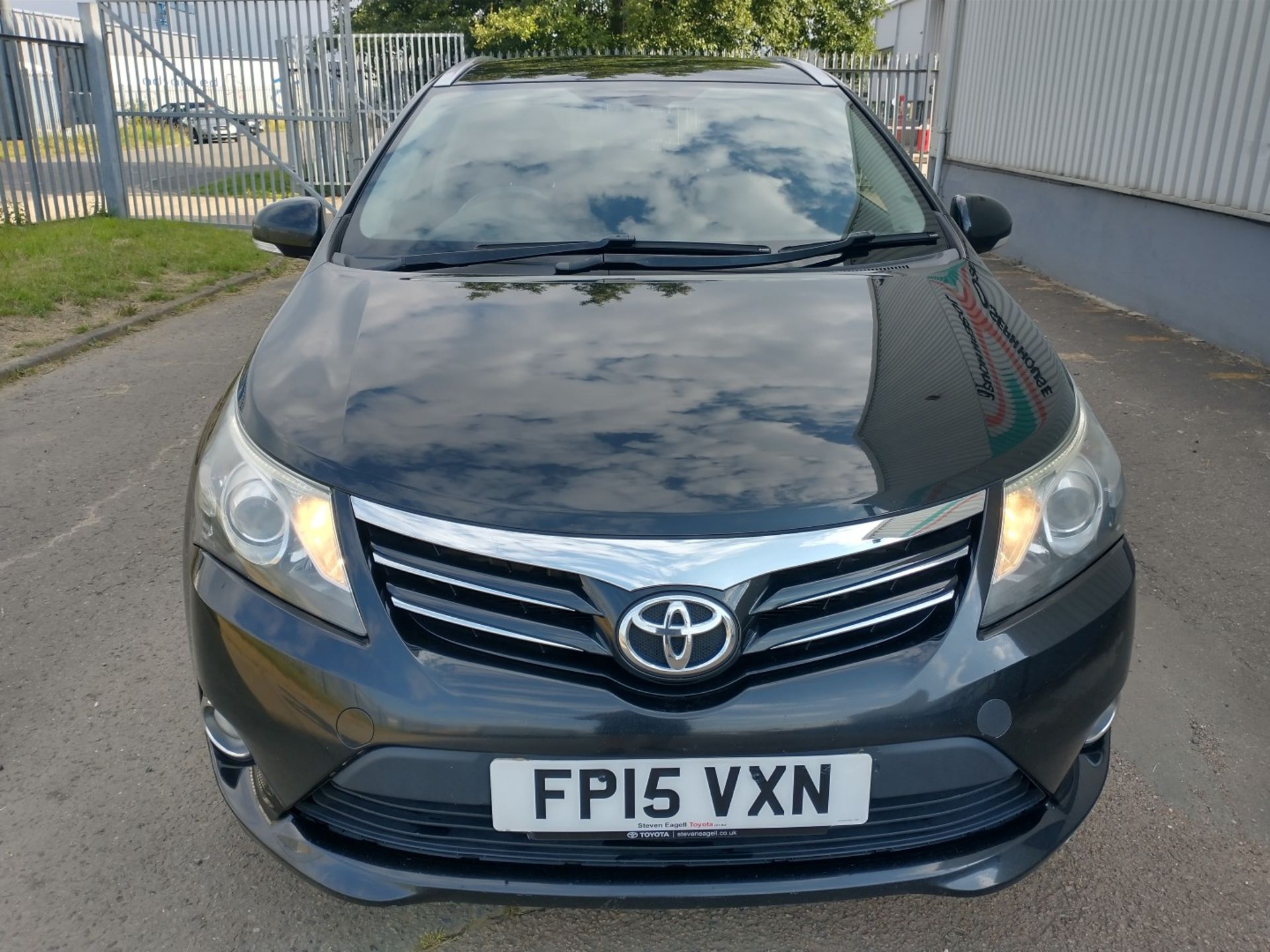 2015 Toyota Avensis Icon Business Ed D-40 5dr Estate  - CL505 - NO VAT ON THE HAMMER - Location: - Image 4 of 18