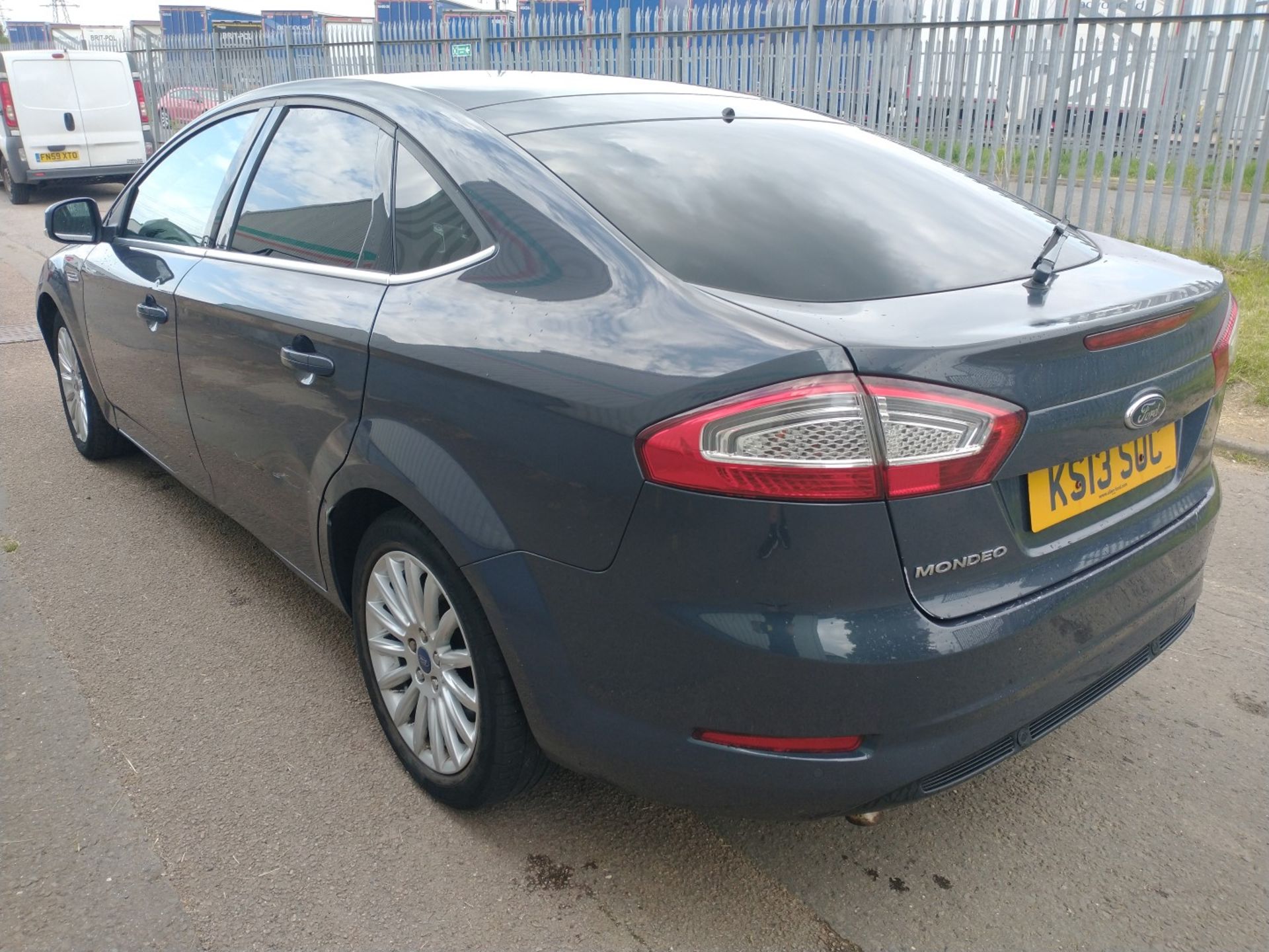 2013 Ford Mondeo Zetec Business Edn Tdci Diesel Hatchback - CL505 - NO VAT ON THE HAMMER - Location: - Image 8 of 18