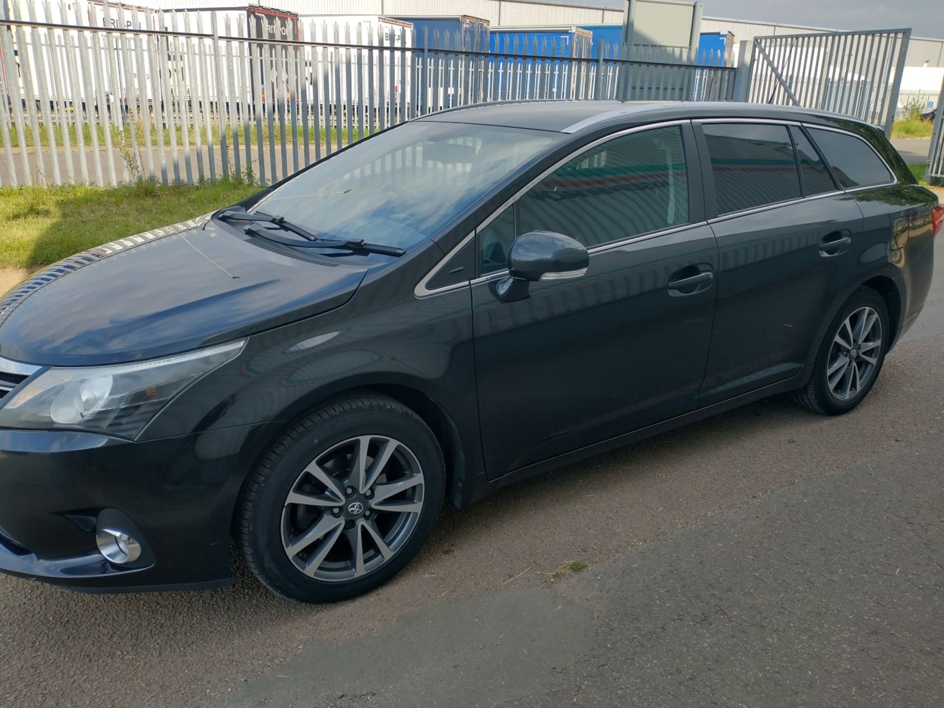 2015 Toyota Avensis Icon Business Ed D-40 5dr Estate  - CL505 - NO VAT ON THE HAMMER - Location: - Image 8 of 18