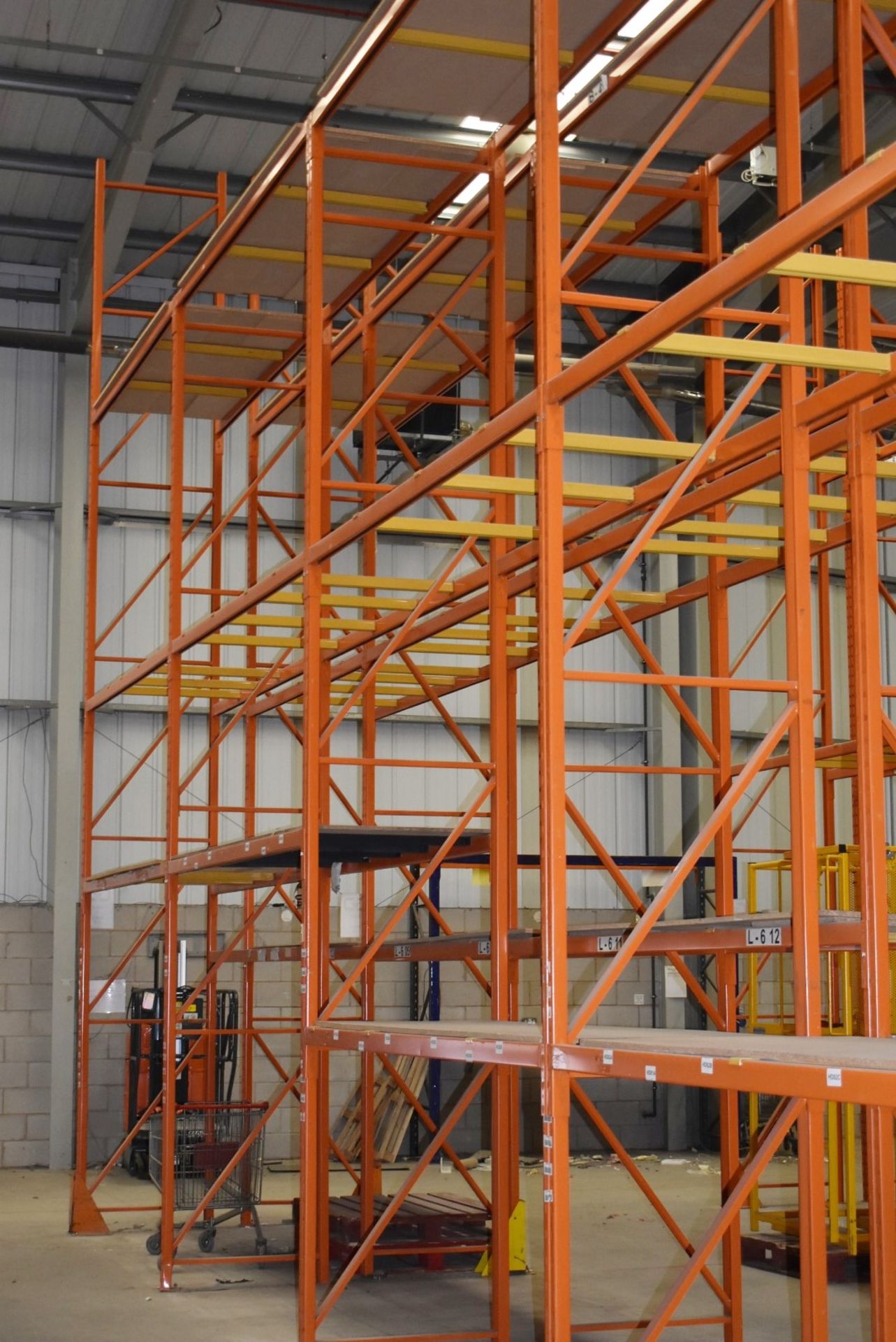 5 x Bays of RediRack Warehouse Pallet Racking - Lot Includes 6 x Uprights and 30 x Crossbeams - - Image 4 of 4