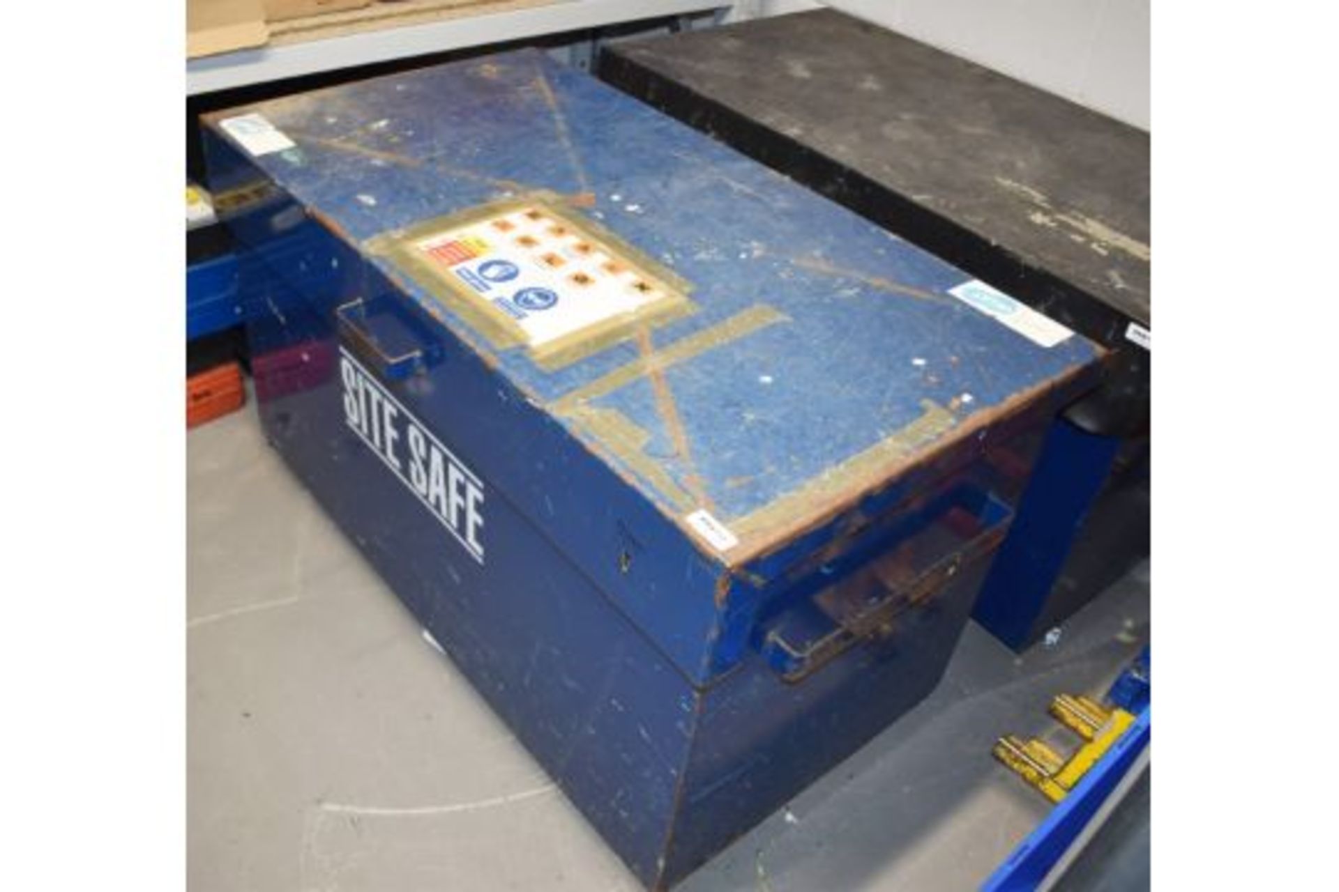 1 x Site Safe Tool Storage Chest - Ideal For Use on Worksites and Vans To Help Protect Your - Image 4 of 4