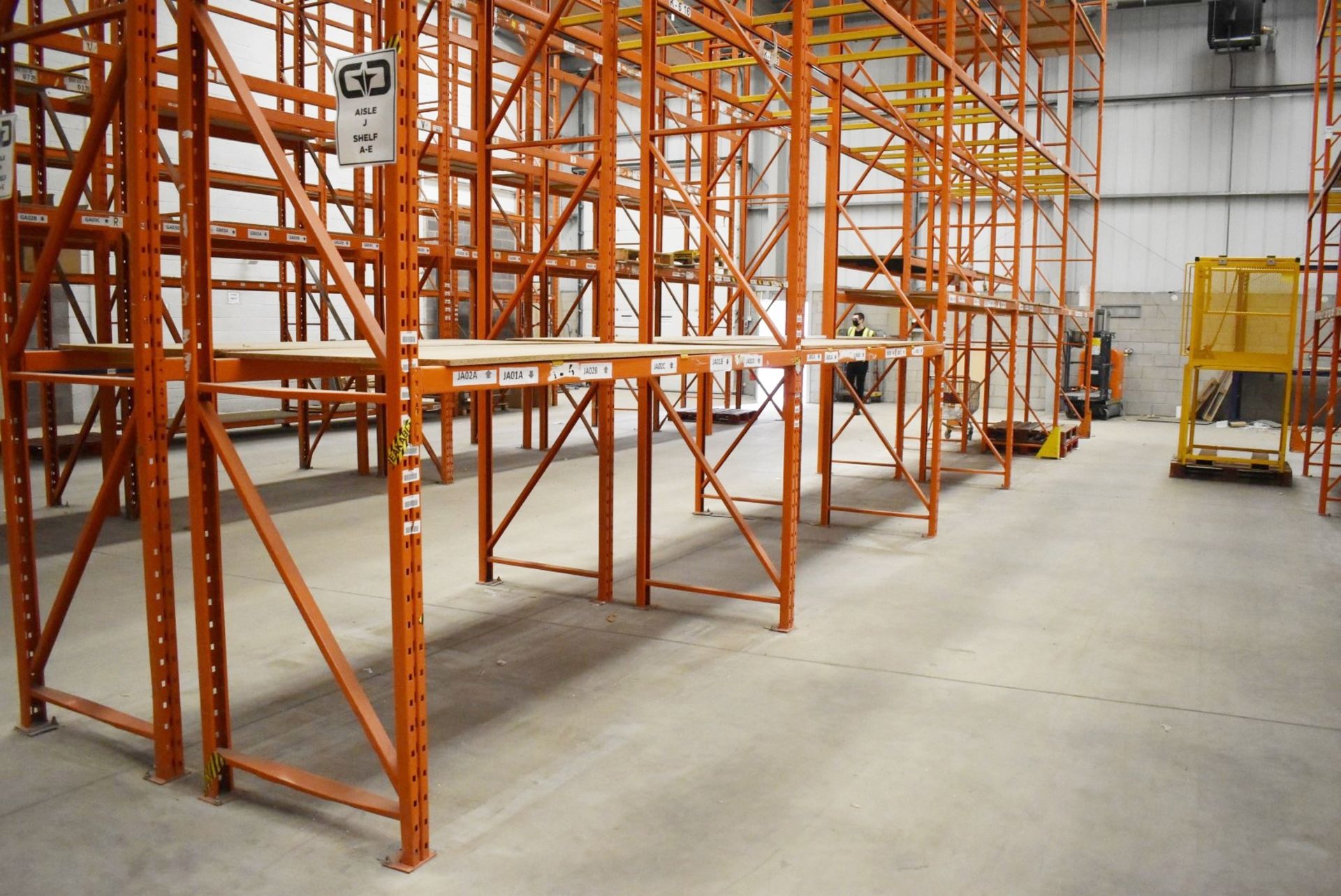 5 x Bays of RediRack Warehouse Pallet Racking - Lot Includes 6 x Uprights and 30 x Crossbeams - - Image 4 of 5