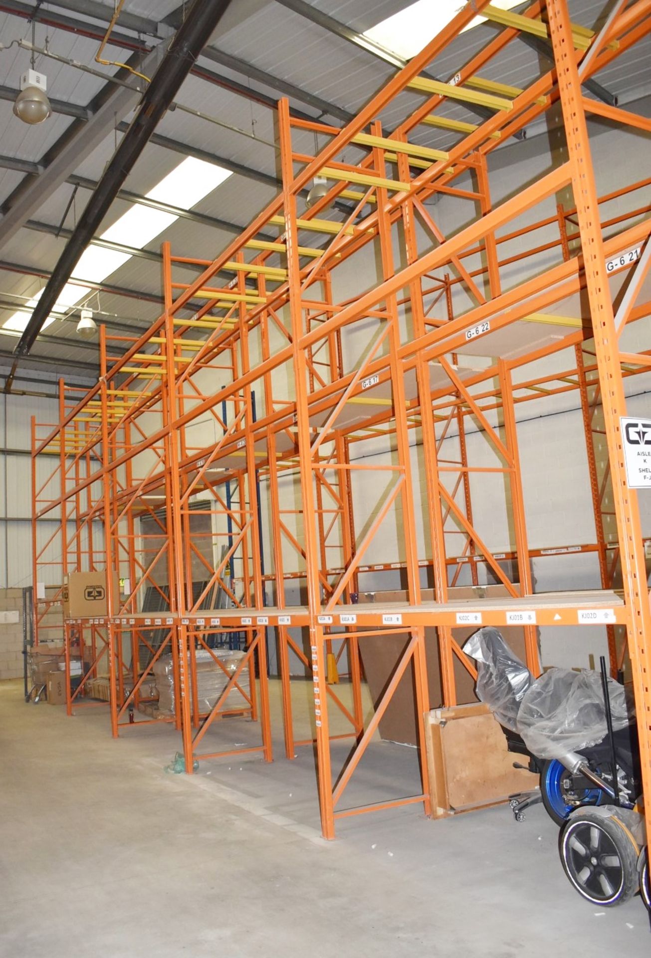 5 x Bays of RediRack Warehouse Pallet Racking - Lot Includes 6 x Uprights and 30 x Crossbeams - - Image 2 of 5