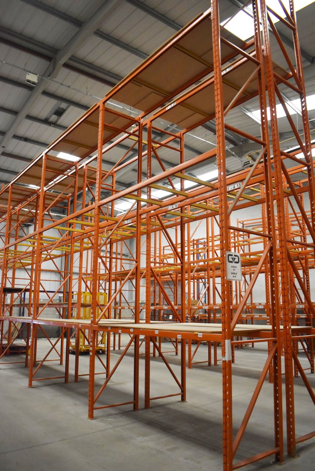 5 x Bays of RediRack Warehouse Pallet Racking - Lot Includes 6 x Uprights and 30 x Crossbeams - - Image 2 of 4