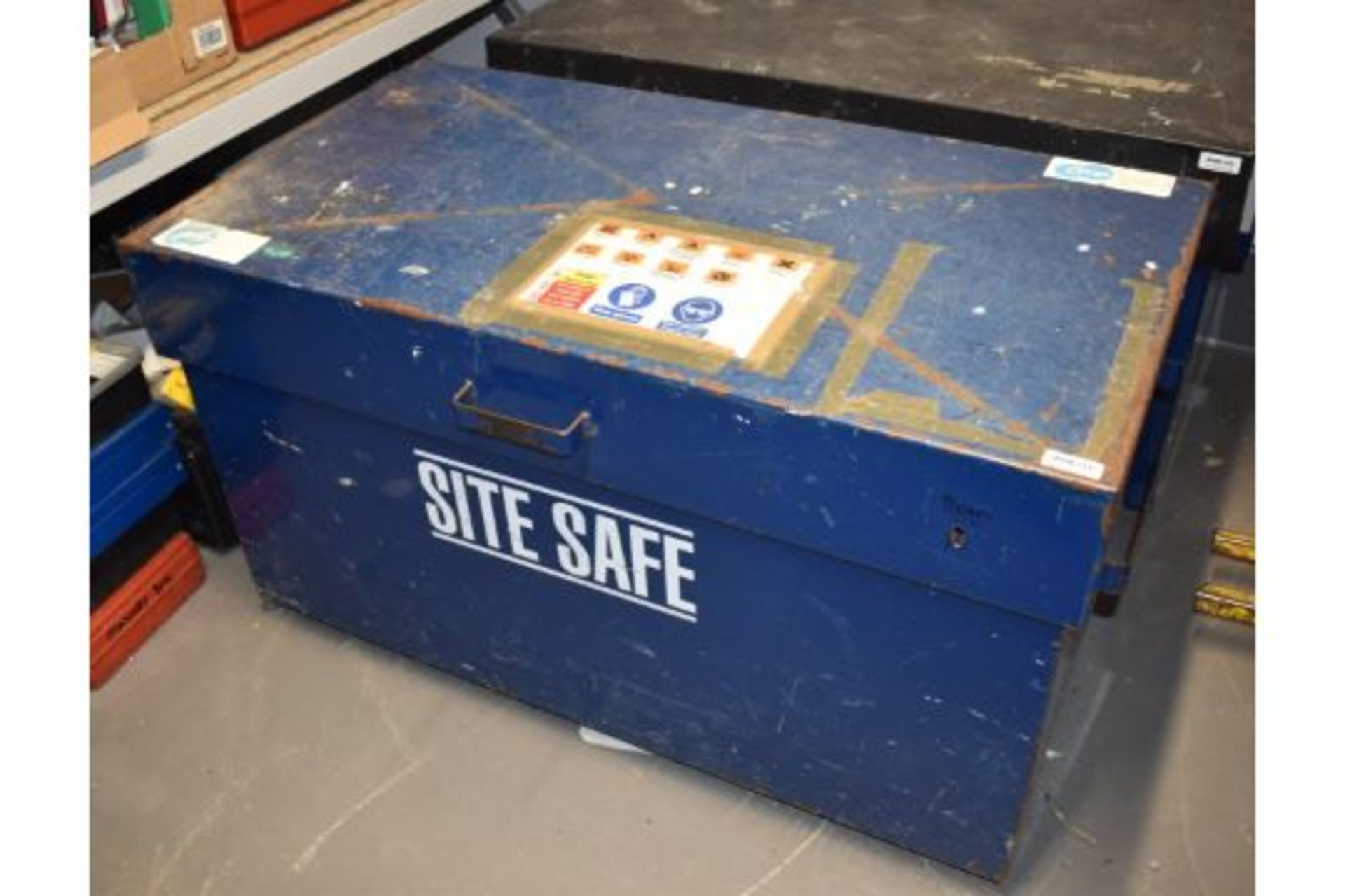 1 x Site Safe Tool Storage Chest - Ideal For Use on Worksites and Vans To Help Protect Your - Image 3 of 4