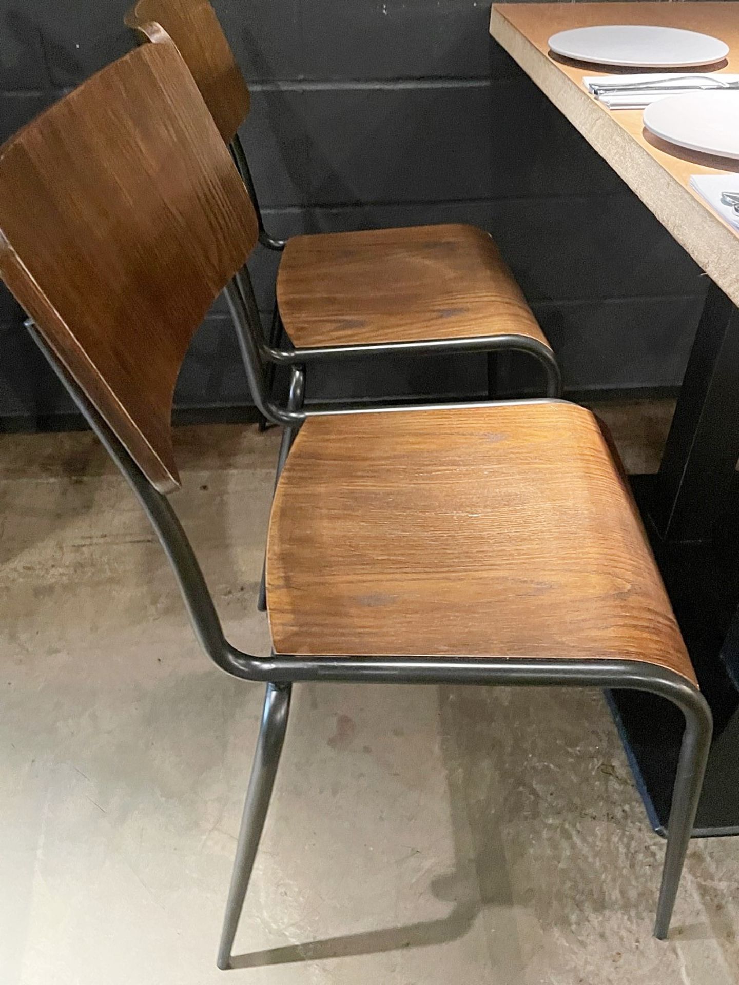 15 x Bistro Dining Chairs Featuring Wooden Back And Seats With Sturdy Metal Frames - Ref: MAN142 - - Image 4 of 8