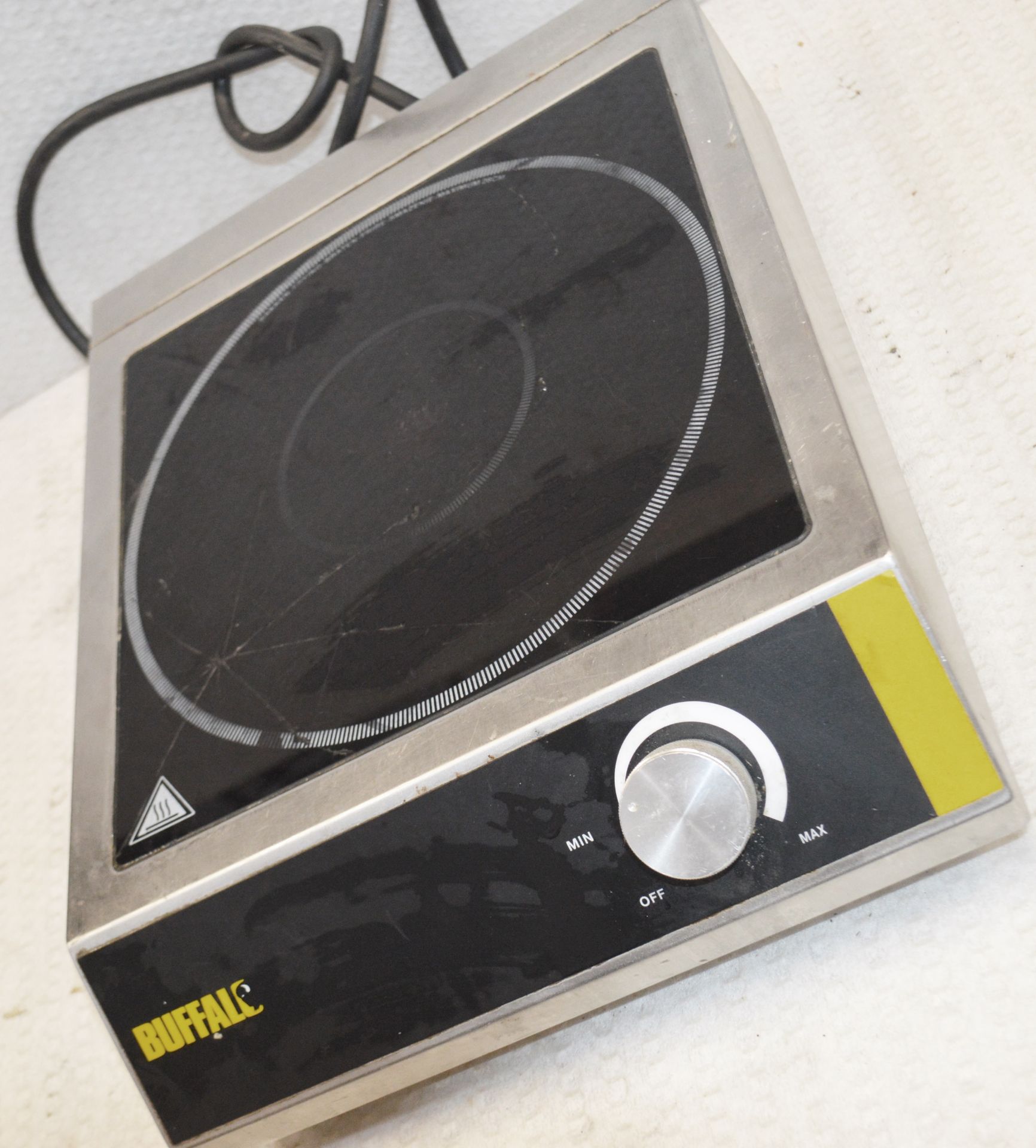 1 x Buffalo CE208 Single Zone Manual Control 3kW Induction Hob - Dimensions: H100 x W330 x - Image 3 of 4