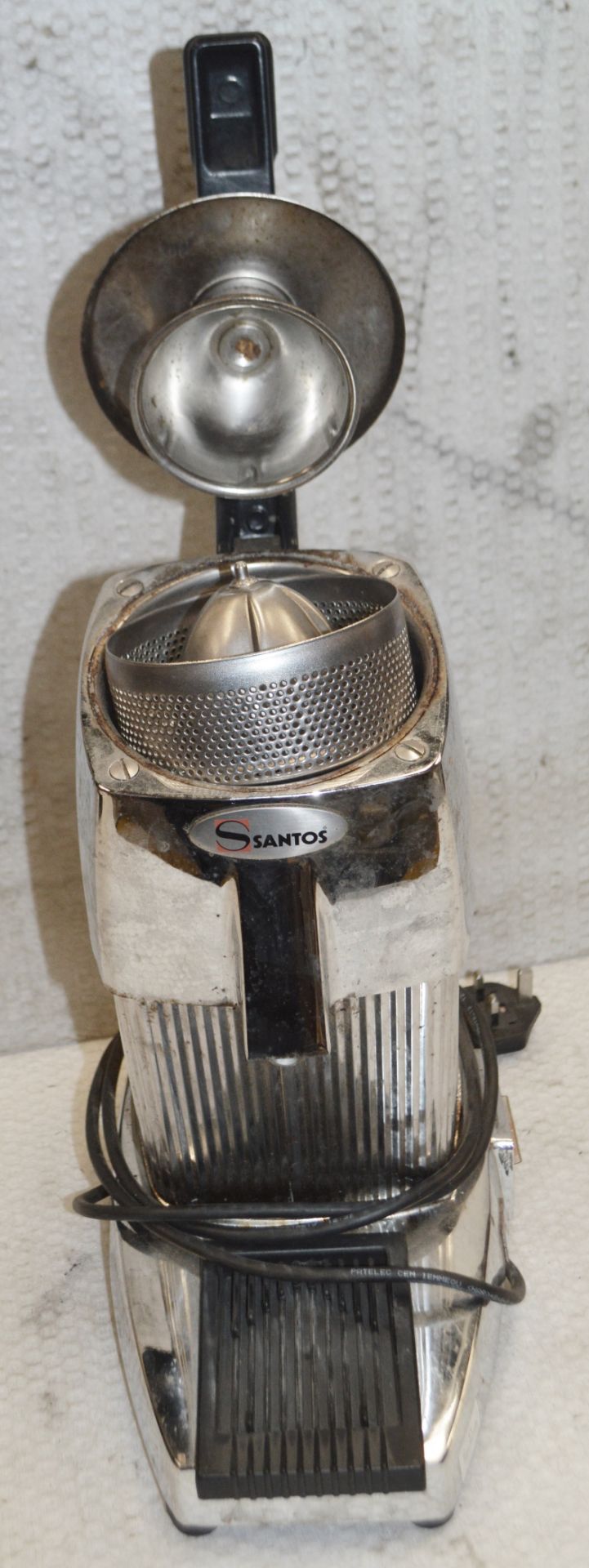 1 x Santos French Handmade Juicer - (220-240volts) - Recently Removed From A Commercial Restaurant - Image 6 of 13
