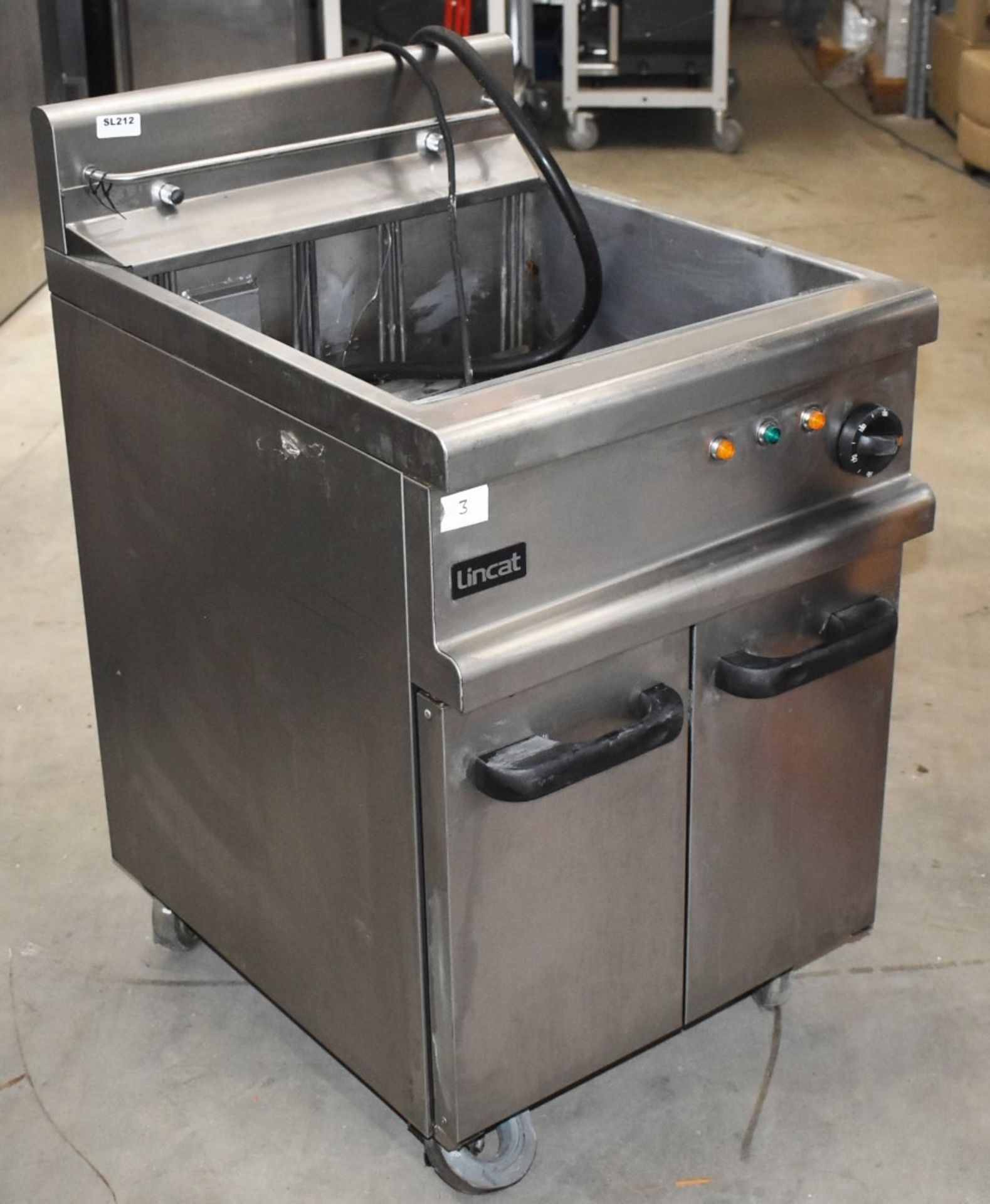 1 x Lincat Opus 700 Single Tank Electric Fryer With Built In Filtration - 3 Phase - Approx RRP £3, - Image 11 of 12