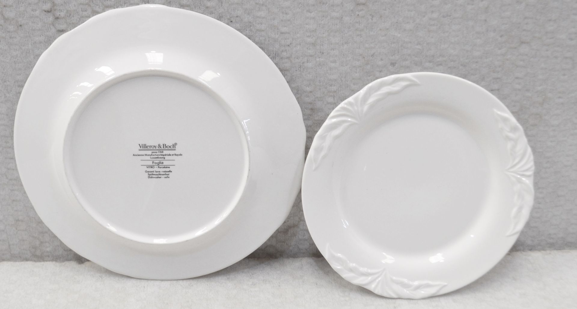 1 x Assorted Collection of Fourteen Villeroy & Boch Foglia Tea/Side/Bread & Butter Plates - Image 2 of 3