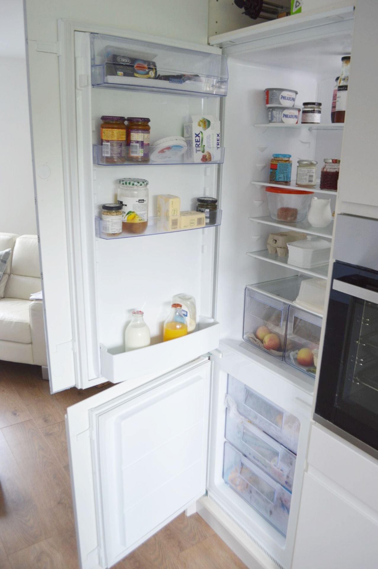 1 x Contemporary Handleless Fitted Kitchen Featuring A White Finish, Laminate Worktops, And - Image 10 of 28