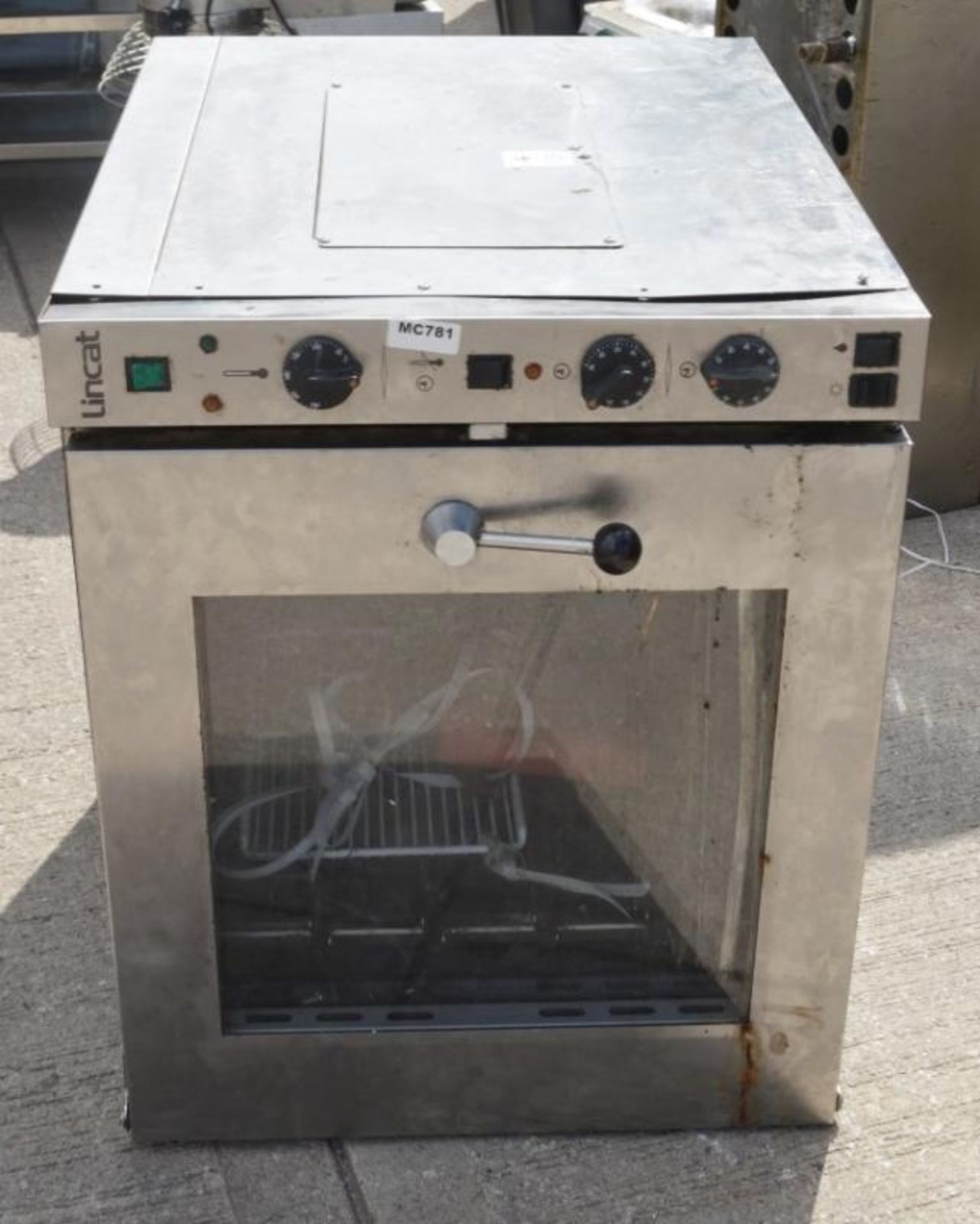 1 x Lincat ECO9 170 Ltr Electric Counter-Top Convection Oven - Pre-owned, Taken From An Asian Fusion