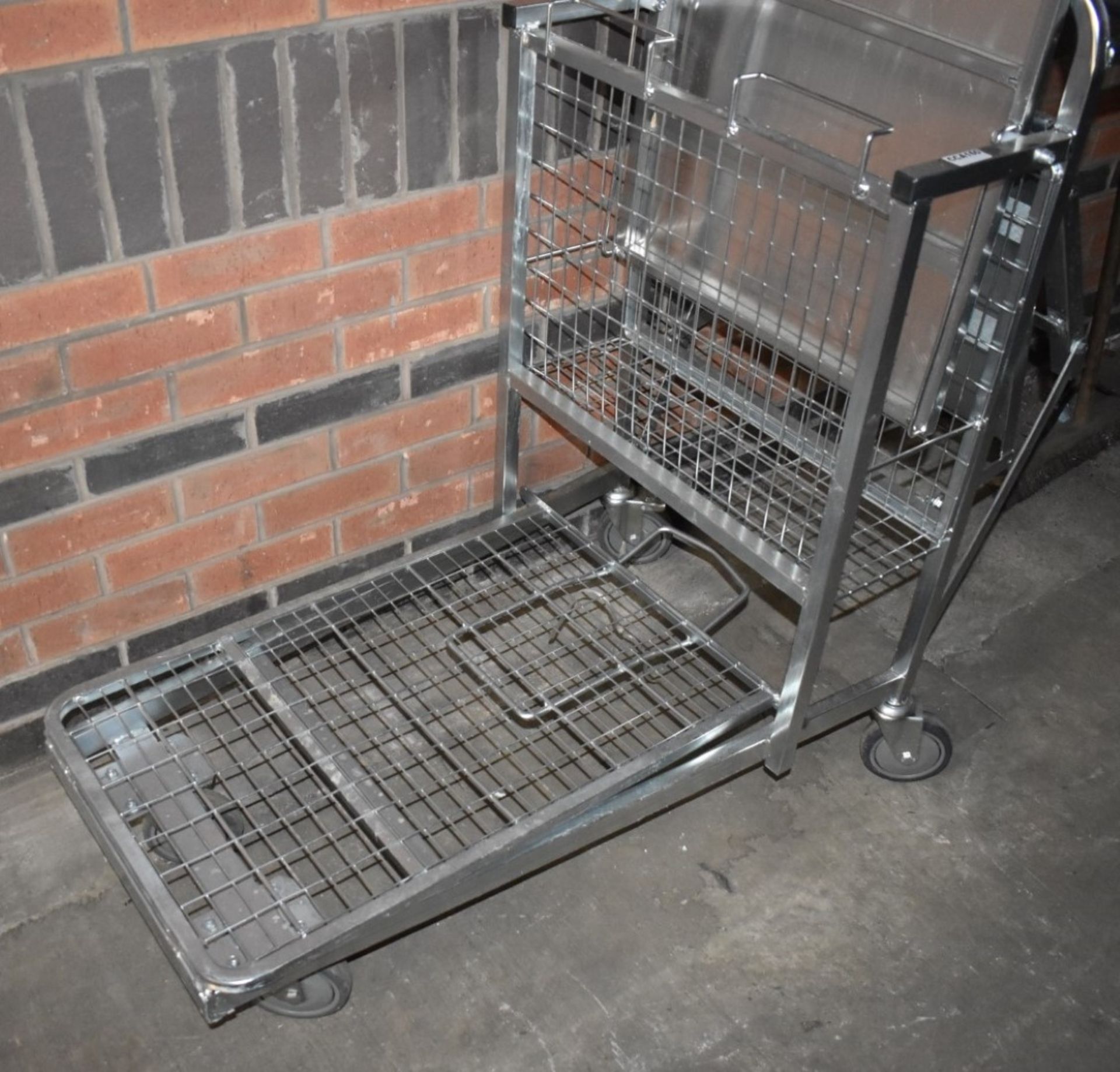 1 x Supermarket Retail Merchandising Trolley With Pull Out Step and Folding Shelf - CL595 - Ref: CCA - Image 9 of 9