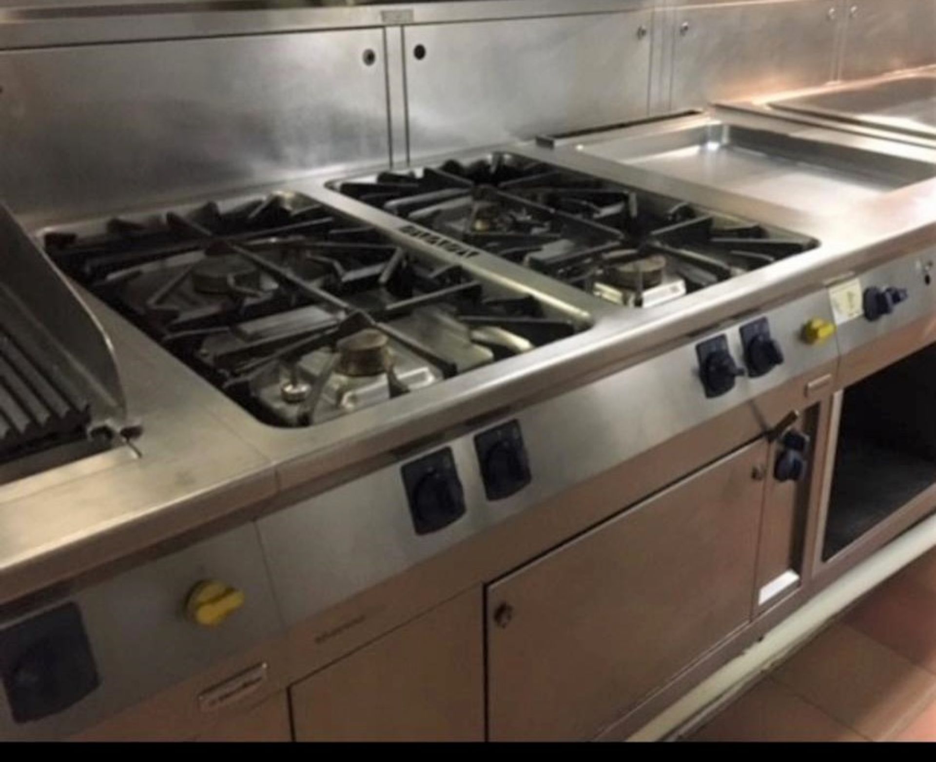 1 x Electrolux Thermoline Four Burner Range Cooker - Gas Powered - Recently Removed From a Luxury