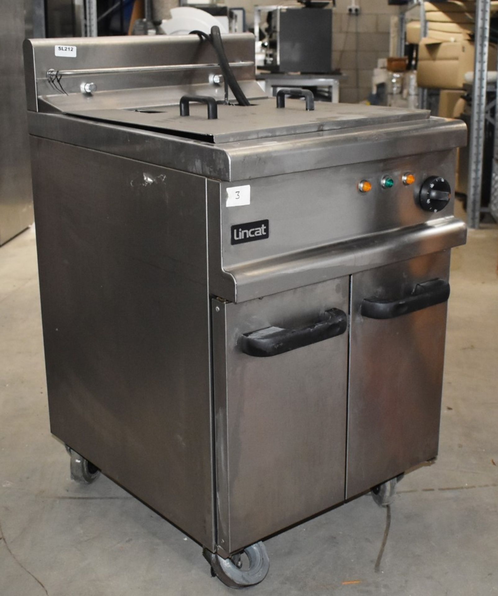 1 x Lincat Opus 700 Single Tank Electric Fryer With Built In Filtration - 3 Phase - Approx RRP £3, - Image 8 of 12