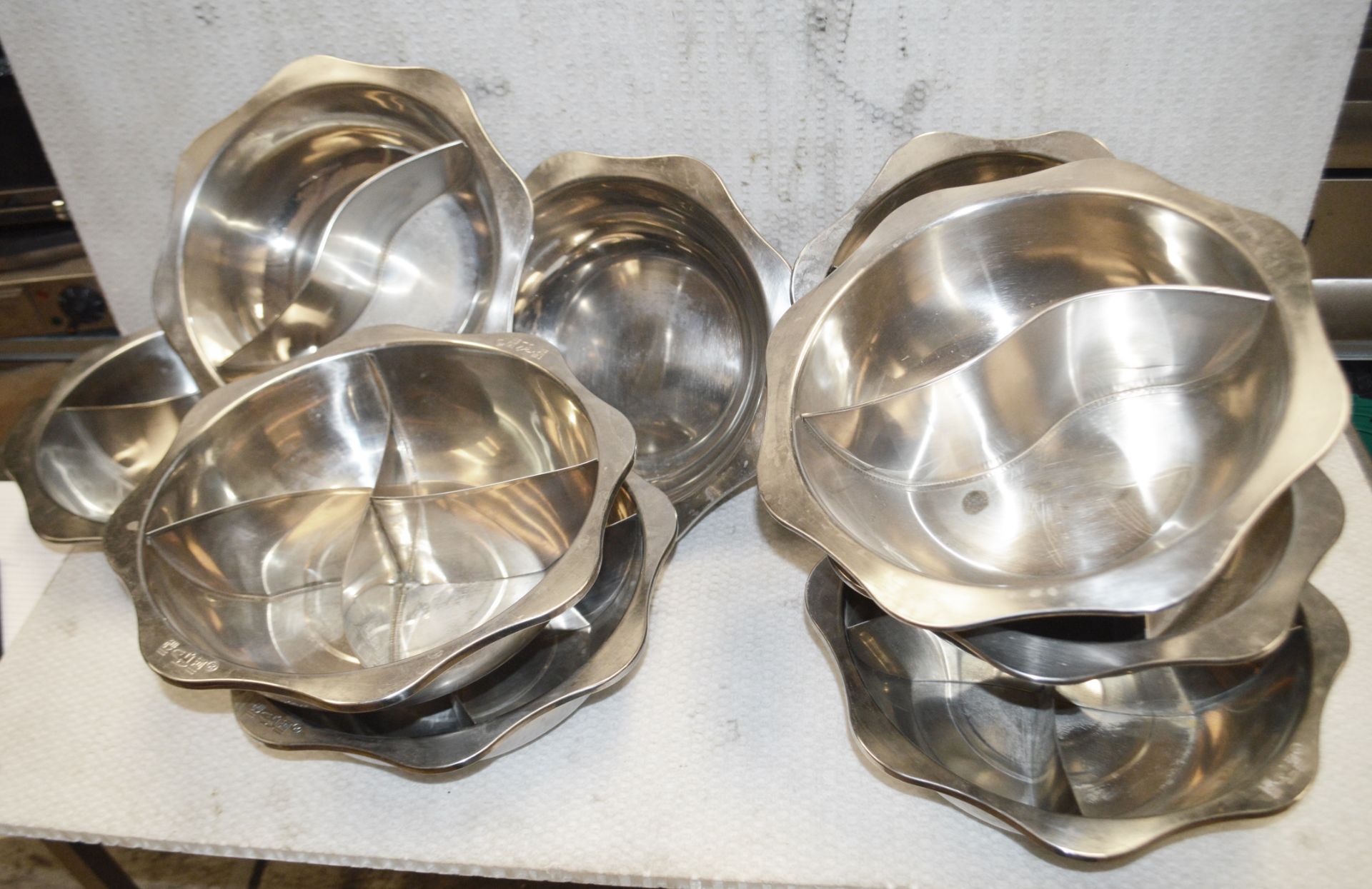 8 x Stainless Steel Buffet Serving Bowls- Dimensions: L37 x W37 x cm - Recently Removed From a - Image 3 of 4