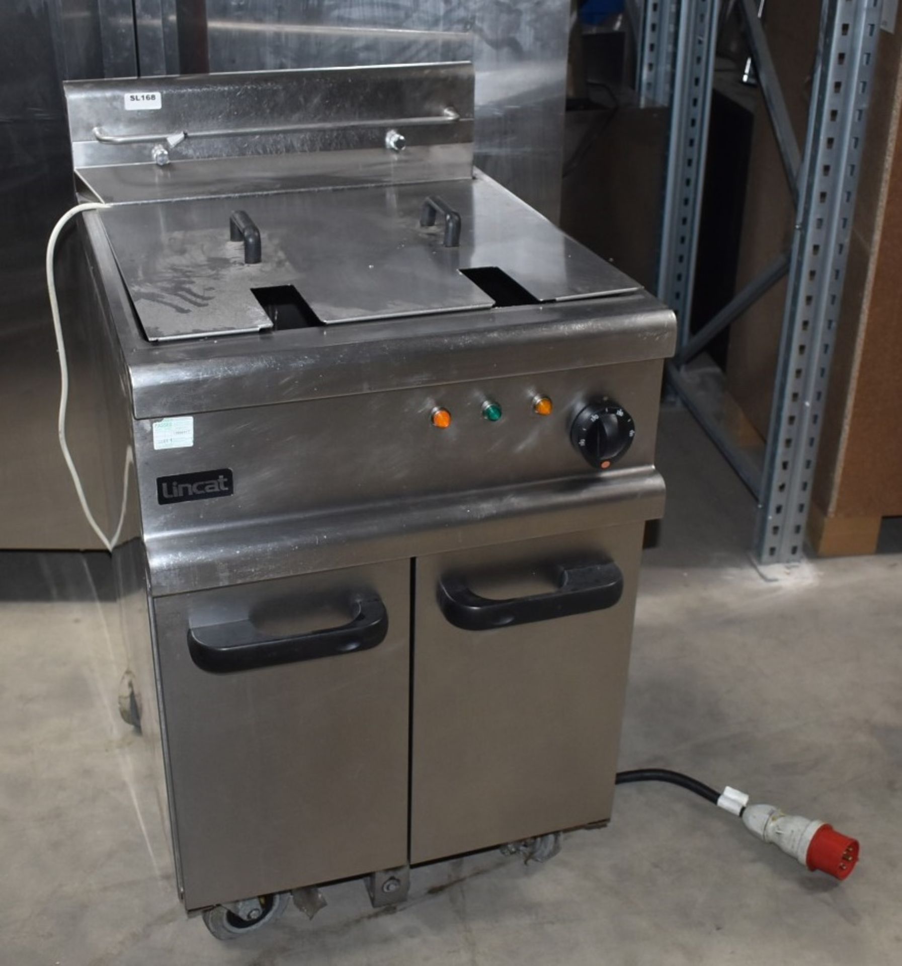 1 x Lincat Opus 700 Single Tank Electric Fryer With Built In Filtration - 3 Phase - Approx RRP £3, - Image 2 of 19