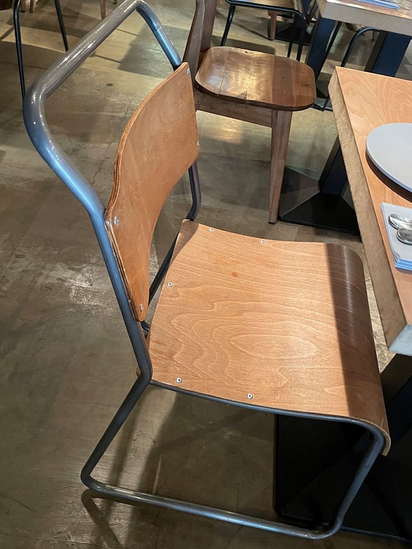 5 x Bistro Dining Chairs Featuring Curved Light Wood Back And Seats With Sturdy Metal Frames - Image 2 of 5