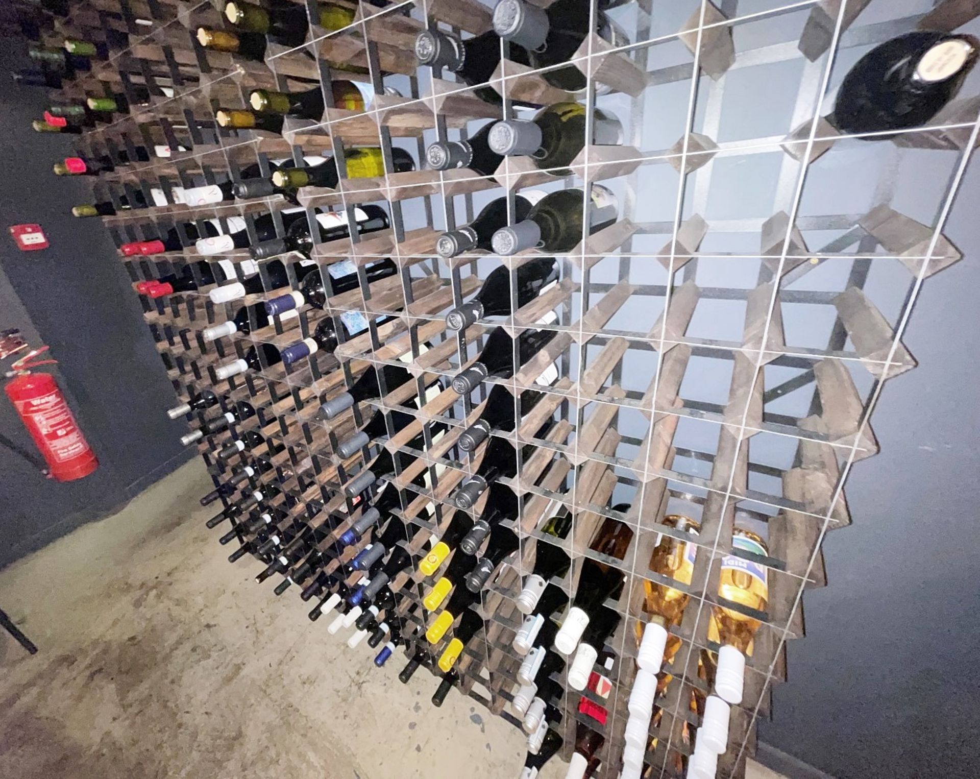 1 x Large Bank Of Wine Racking - With A Capacity Of Up To 374 x Bottles - Dimensions: H206 x 165 x - Image 7 of 7