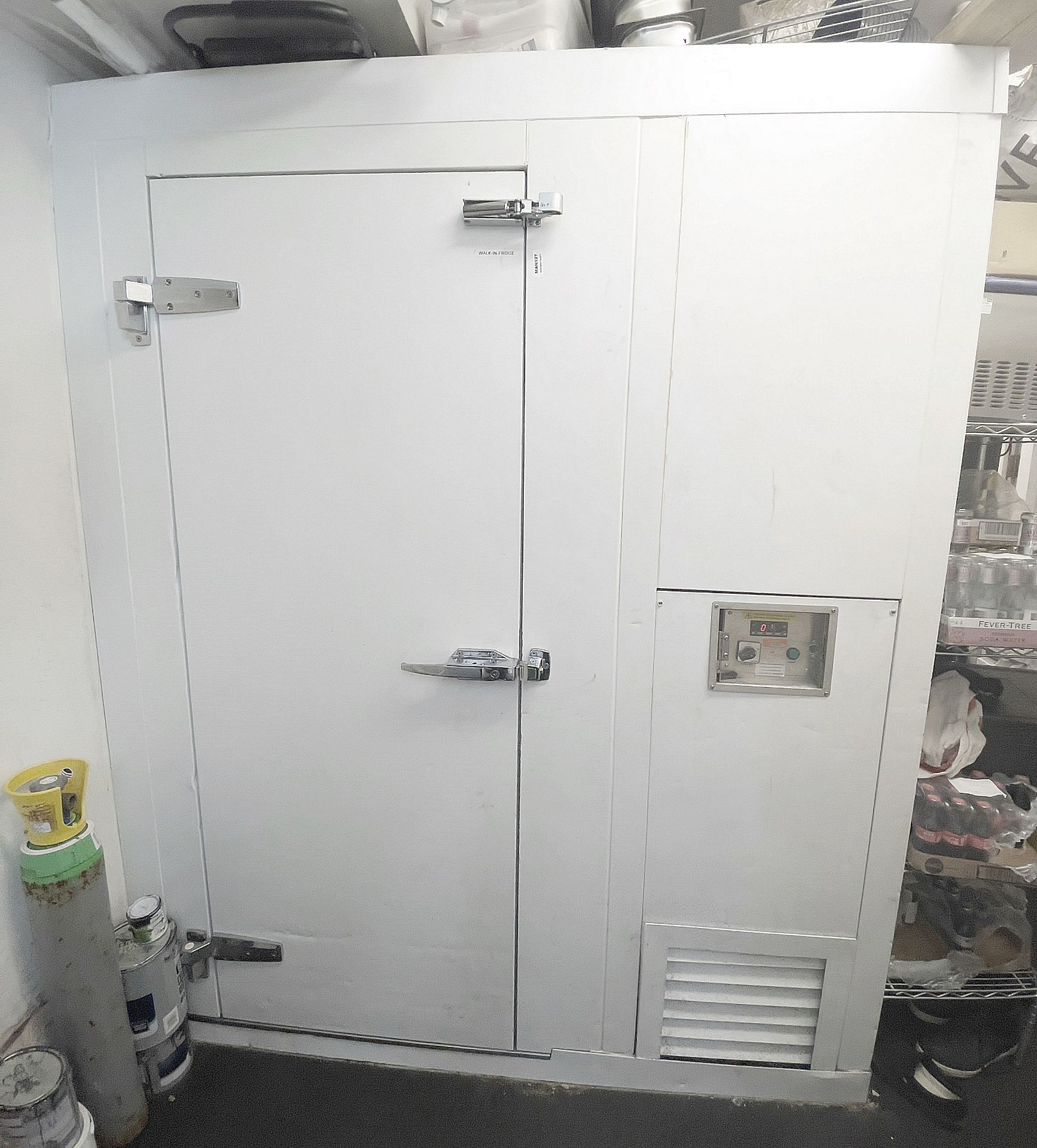 1 x Walk-In Cold Room With Wire Storage Racks - Dimensions: 187 x 150cm - Ref: MAN100 - CL677 -