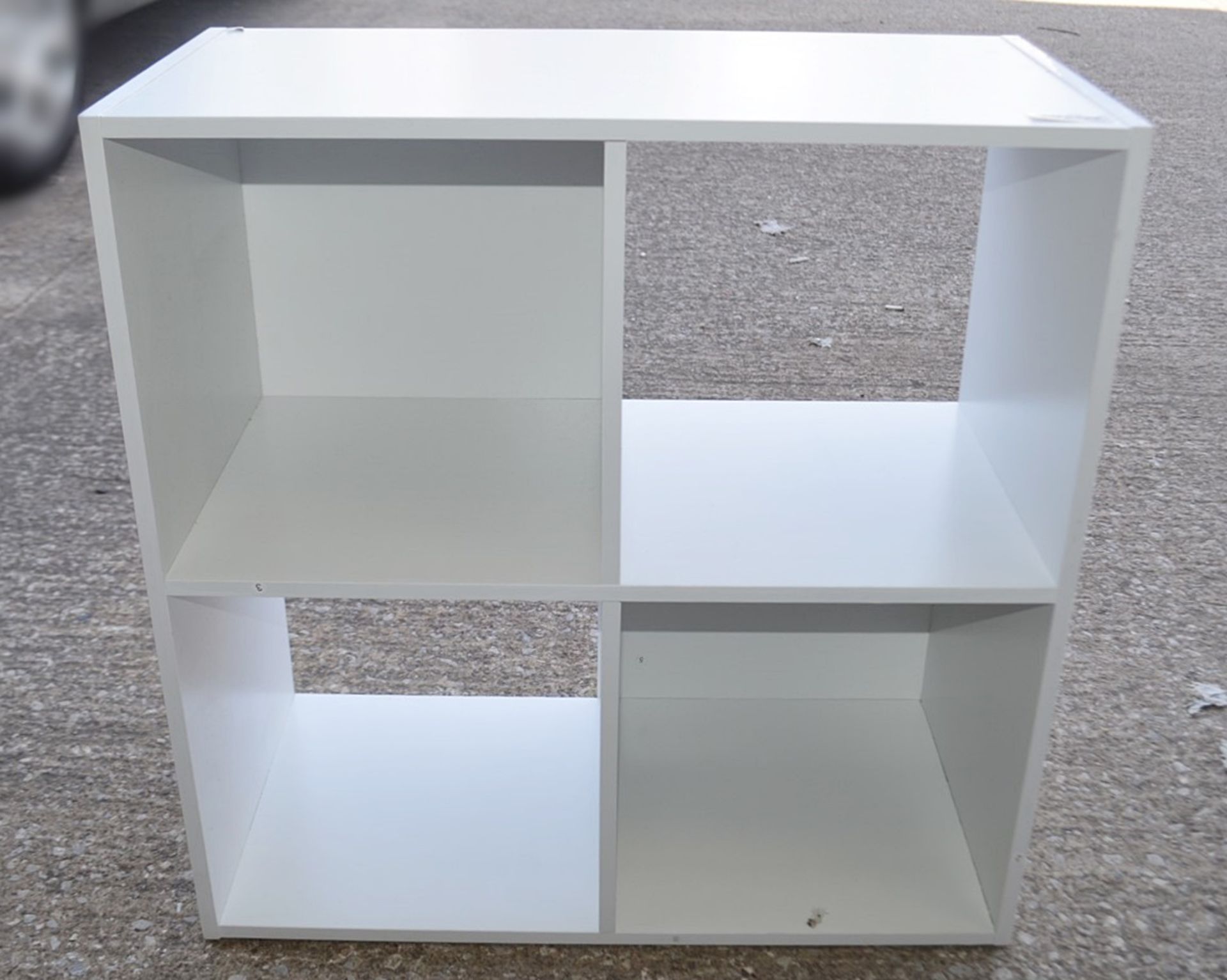 1 x Square Storage Unit With 4-Compartments In White - Preowned, From An Exclusive Property - - Image 2 of 3