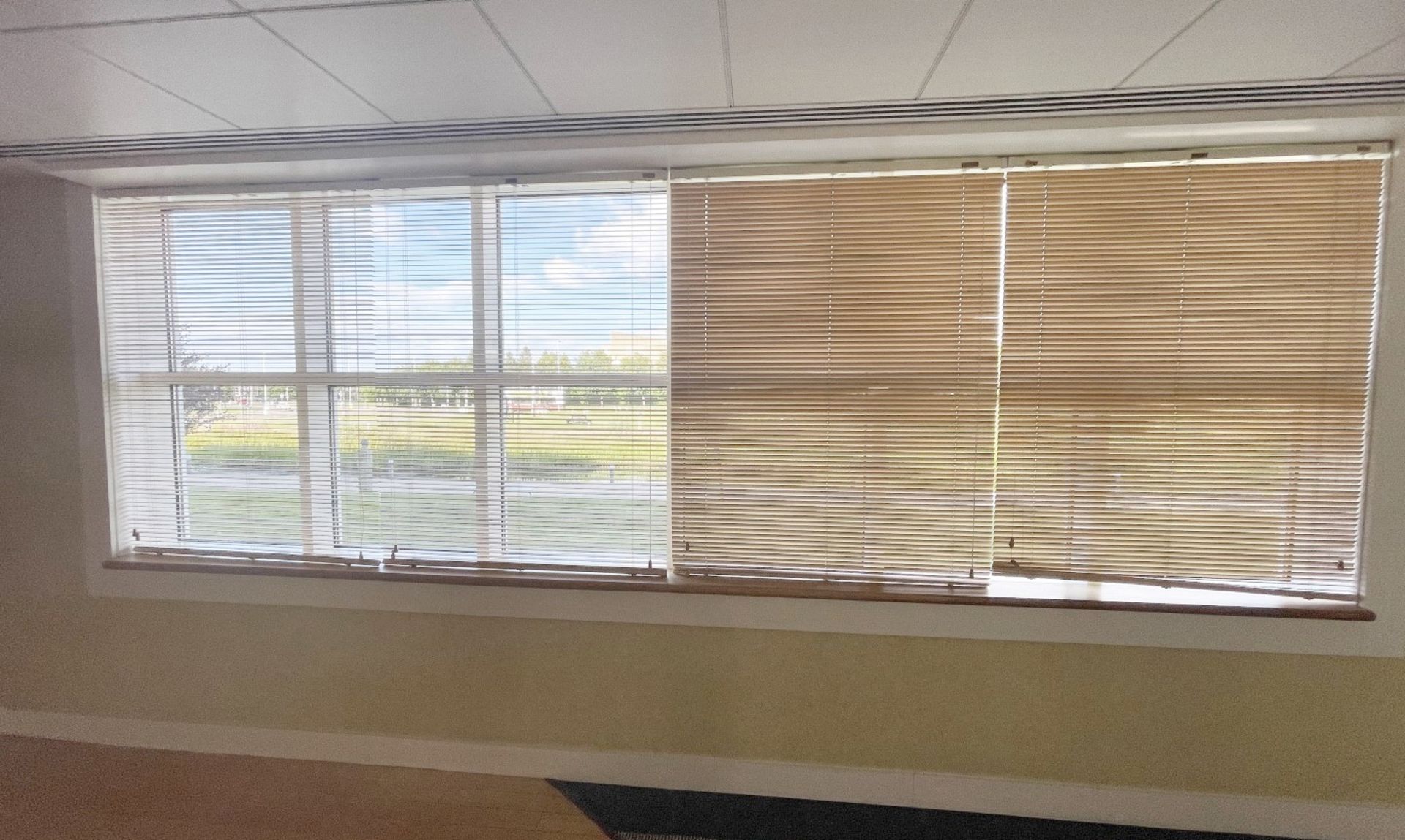 8 x Sets Of Window Blinds - Includes 4 x Sets Measuring 130 x 260cm, 4 x Set Measuring 130 x 170cm - - Image 3 of 4