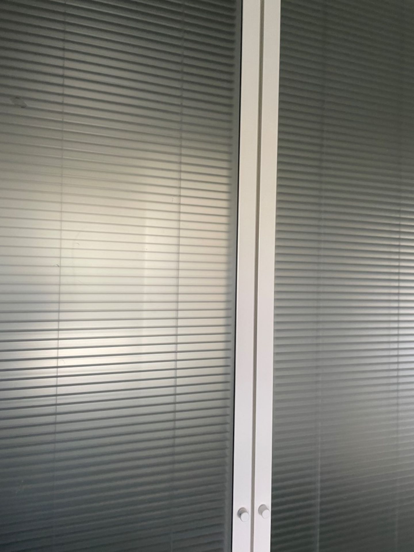 6 x Partition Panels - Includes 4 x Glazed With Privacy Blinds And 2 x Slim Solid White Panels - - Image 4 of 9