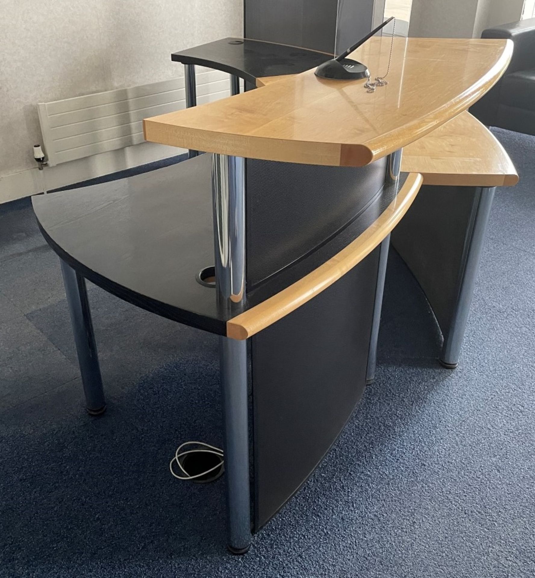 1 x Curved Wood Topped Reception Desk - Strainless Steel &amp; Smoked Glass Construction - Ref: ED15 - Image 2 of 11