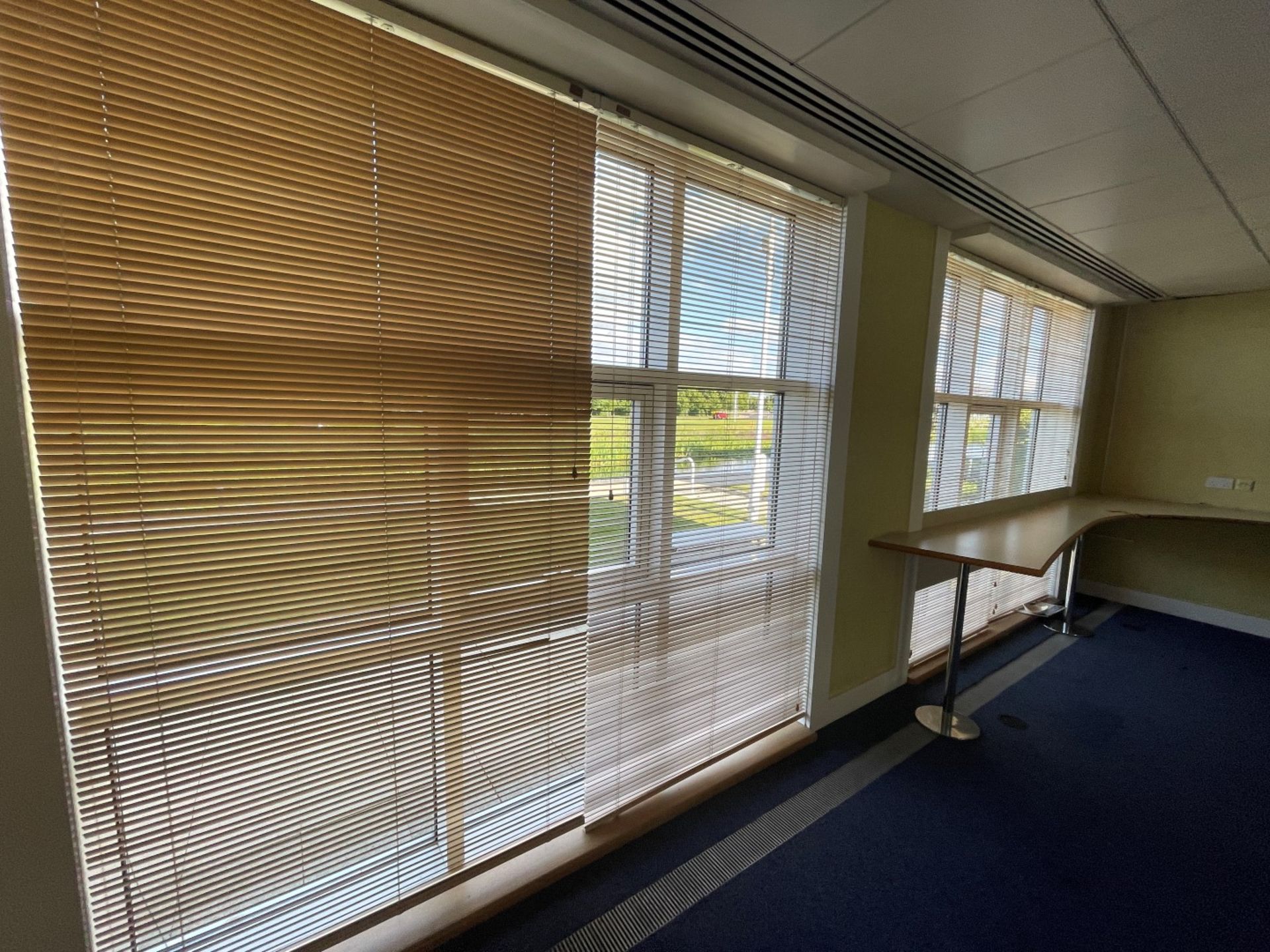 8 x Sets Of Window Blinds - Includes 4 x Sets Measuring 130 x 260cm, 4 x Set Measuring 130 x 170cm - - Image 2 of 4