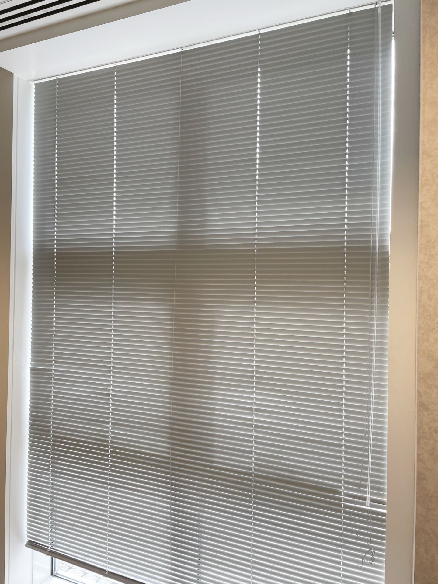 1 x Window Blind With A 2.5 Metre Drop - Dimensions: 170 x H255cm - Ref: ED158F - To Be Removed From