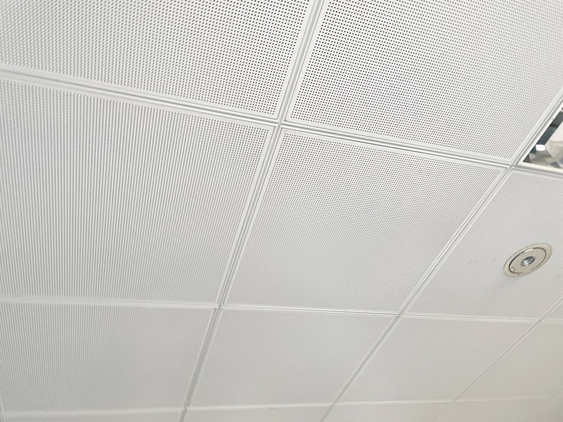 Approx. 120 x Metal Ceiling Tiles - Some With Lights - Each Tile Measures Around 59x59cm  - Ref: - Image 3 of 3