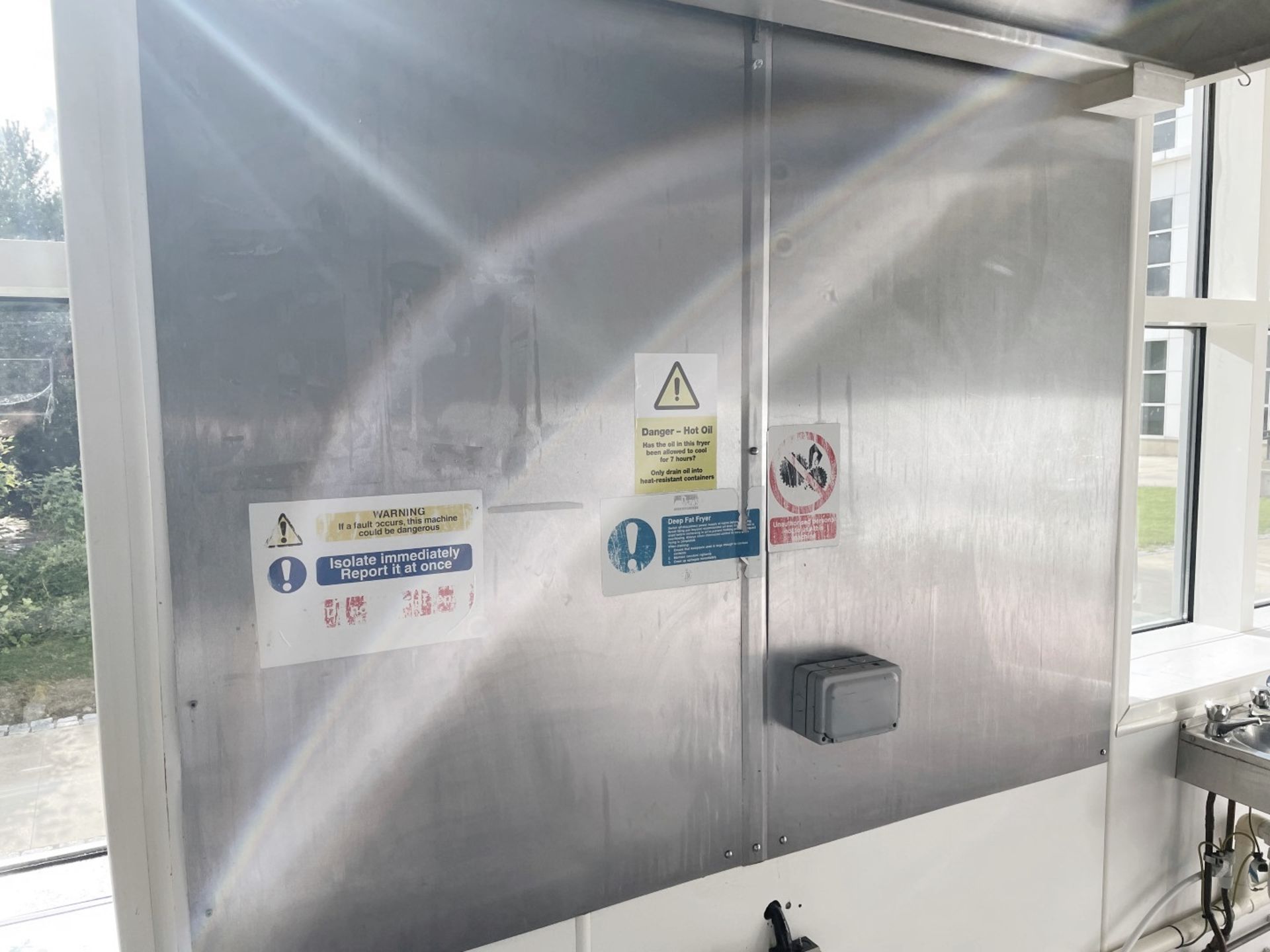 1 x Stainless Steel Commercial Extractor Canopy With An ANSUL R-102 Wet Chemical Fire Suppression Sy - Image 5 of 7