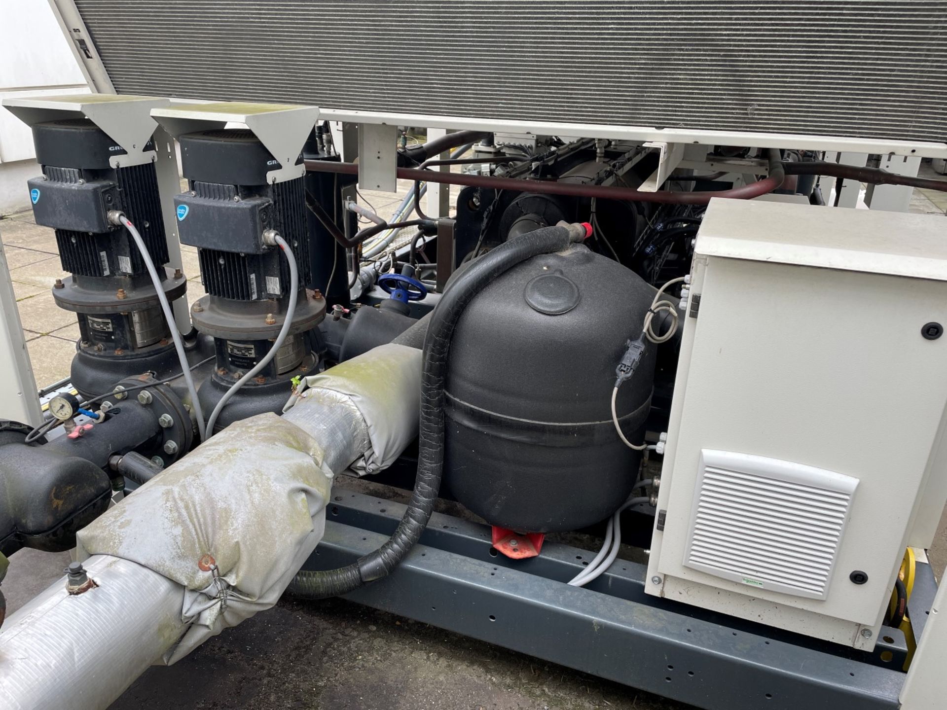 1 x TRANE/SINTESIS RTAF 105 Air-Cooled Screw Chiller - To Be Removed From An Executive Office - Image 42 of 105