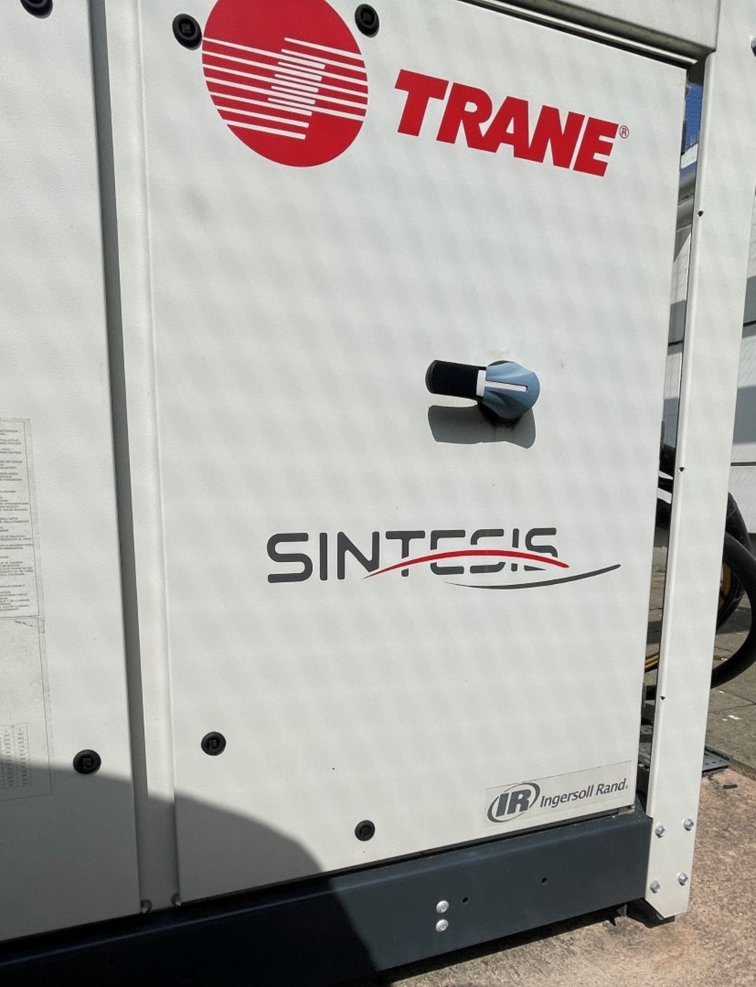 1 x TRANE/SINTESIS RTAF 105 Air-Cooled Screw Chiller - To Be Removed From An Executive Office - Image 9 of 105