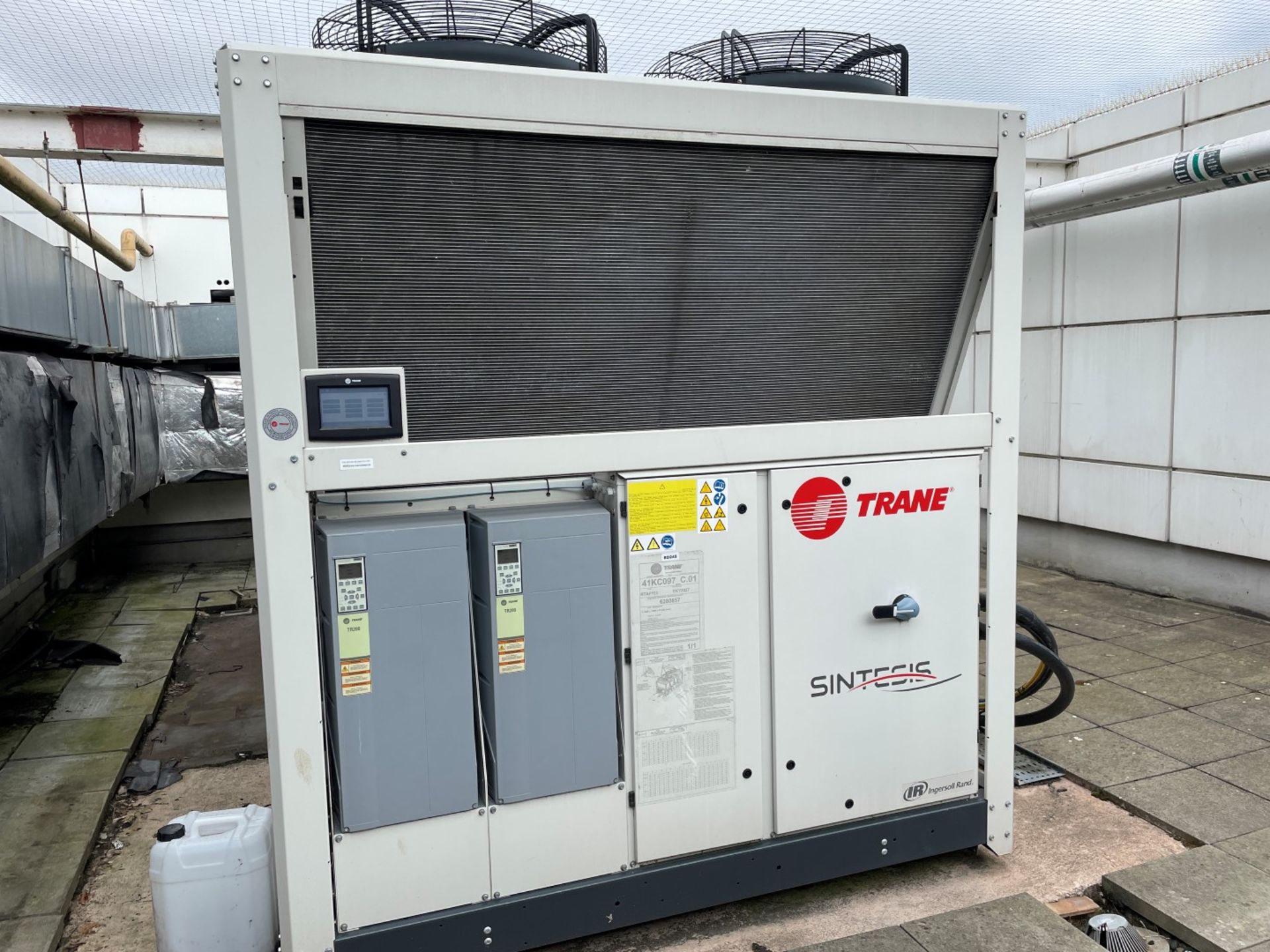 1 x TRANE/SINTESIS RTAF 105 Air-Cooled Screw Chiller - To Be Removed From An Executive Office - Image 80 of 105