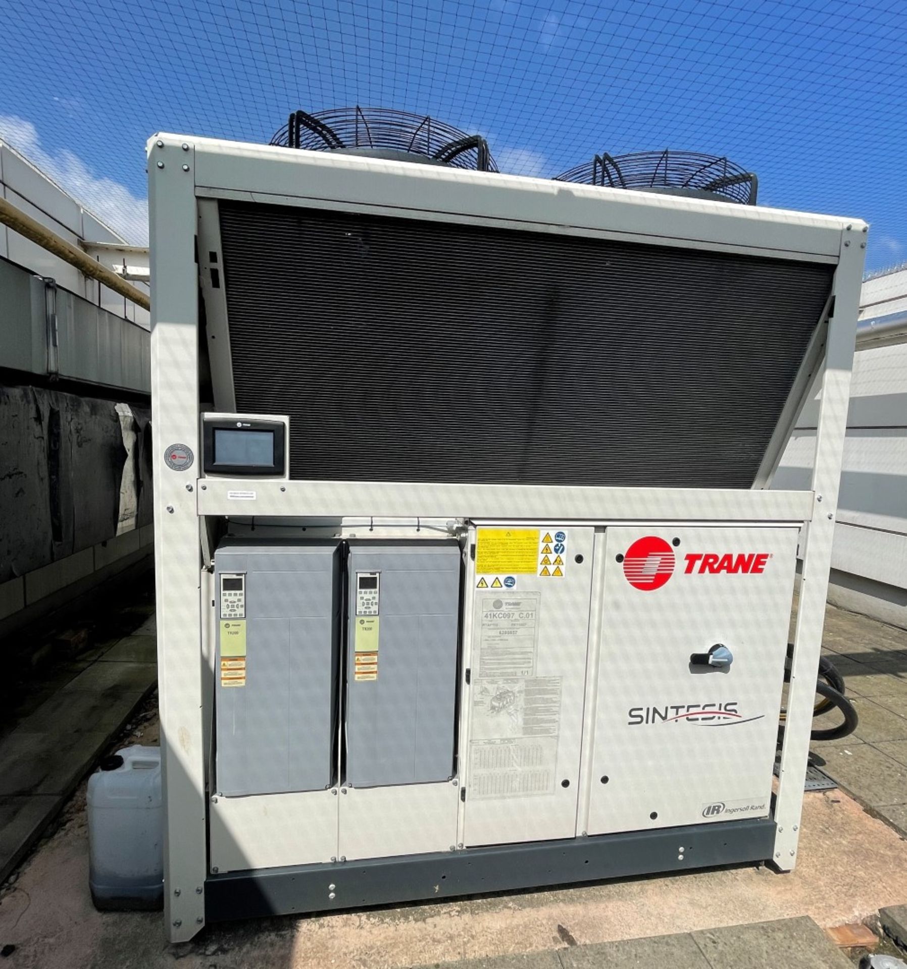 1 x TRANE/SINTESIS RTAF 105 Air-Cooled Screw Chiller - To Be Removed From An Executive Office - Image 6 of 105
