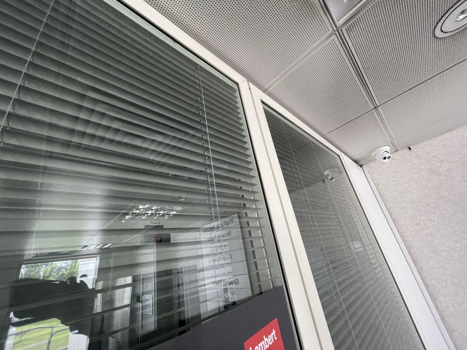 4 x Partition Panels With Privacy Blinds - Each Measures W265 x W100cm - Ref: ED157 - To Be Removed - Image 6 of 13