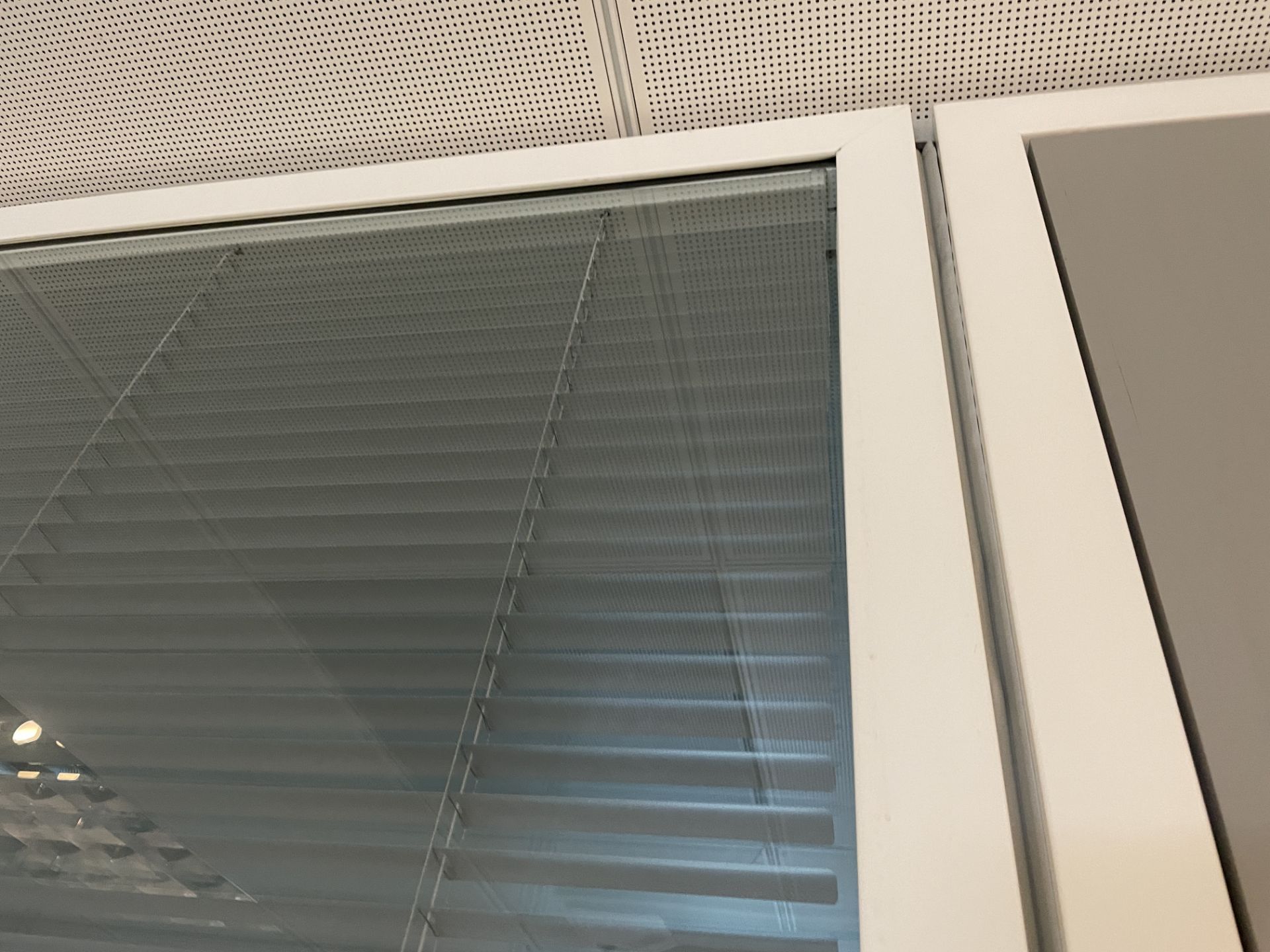 4 x Partition Panels With Privacy Blinds - Each Measures W265 x W100cm - Ref: ED157 - To Be Removed - Image 11 of 13