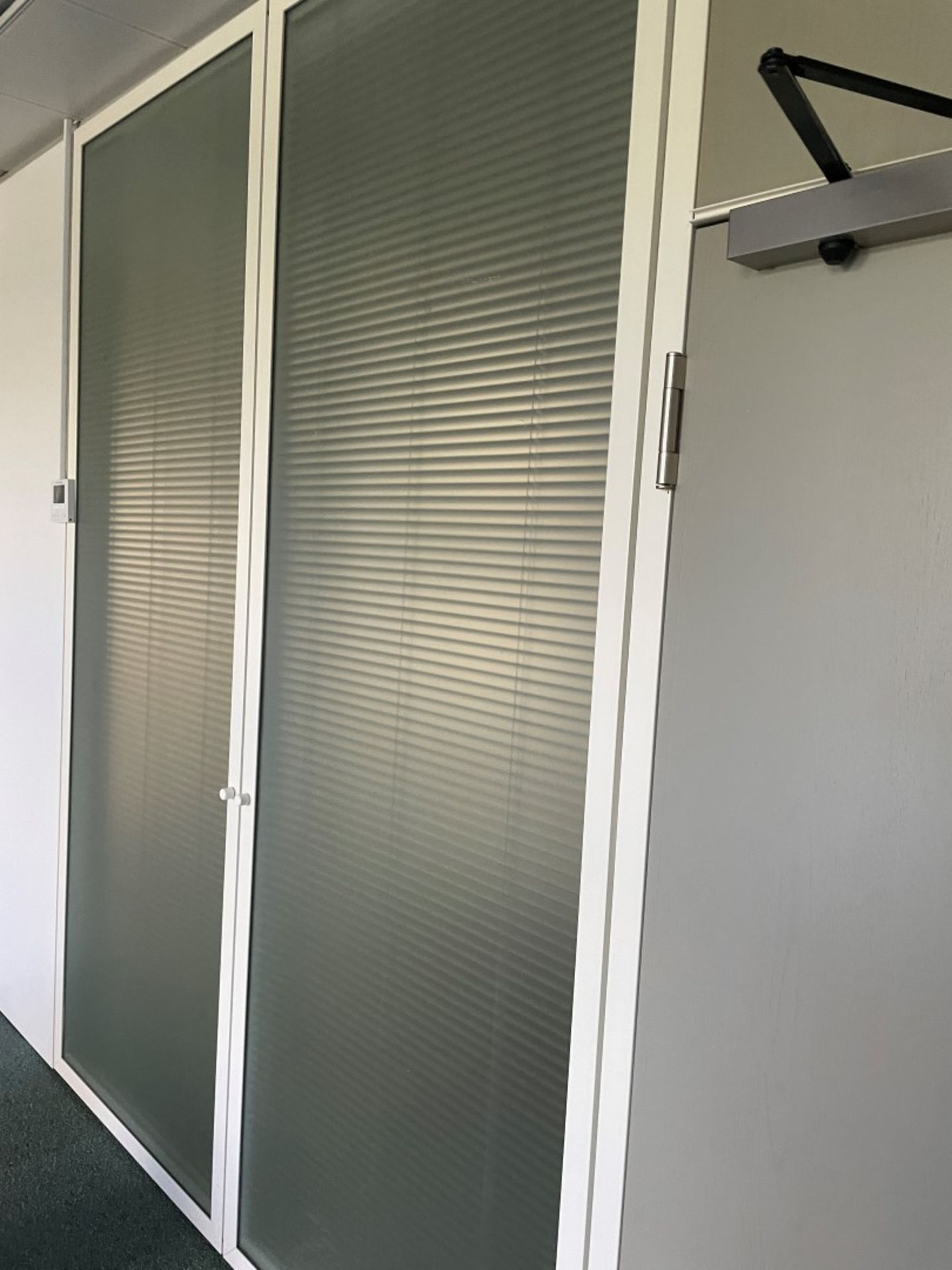 6 x Partition Panels - Includes 4 x Glazed With Privacy Blinds And 2 x Slim Solid White Panels - - Image 7 of 9