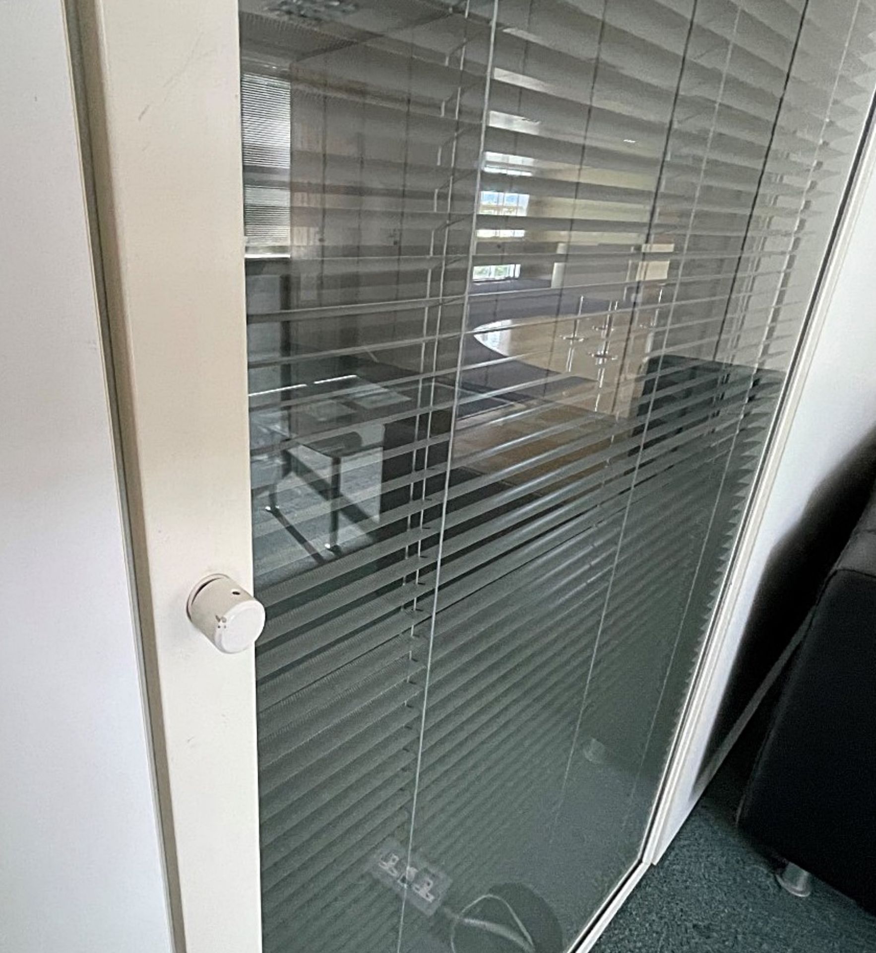 3 x Assorted Partitions - Includes 1 x Glass Partiton With Privacy Panel And 2 x Blank - Image 3 of 4