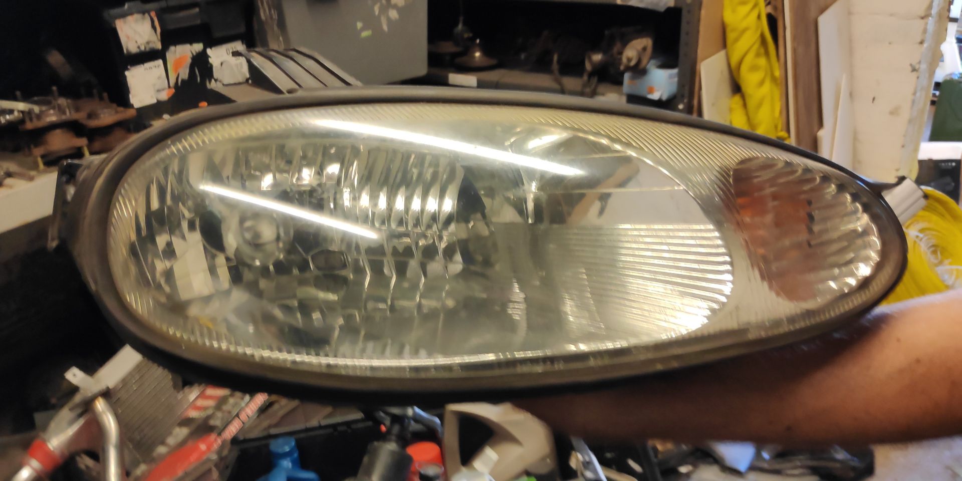 1 x Mazda MX5 Mk2 Headlight - CL682 - Location: Bedford NN29