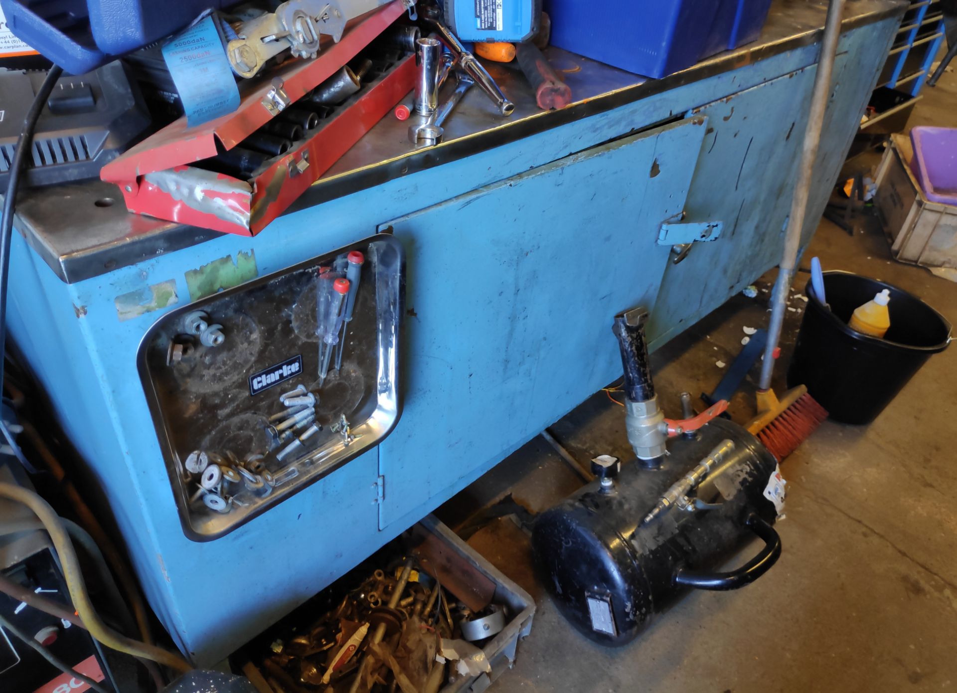 1 x Large Metal Workbench - Believed to be Ex-Rolls Royce - CL682 - Location: Bedford NN29 - Image 5 of 7