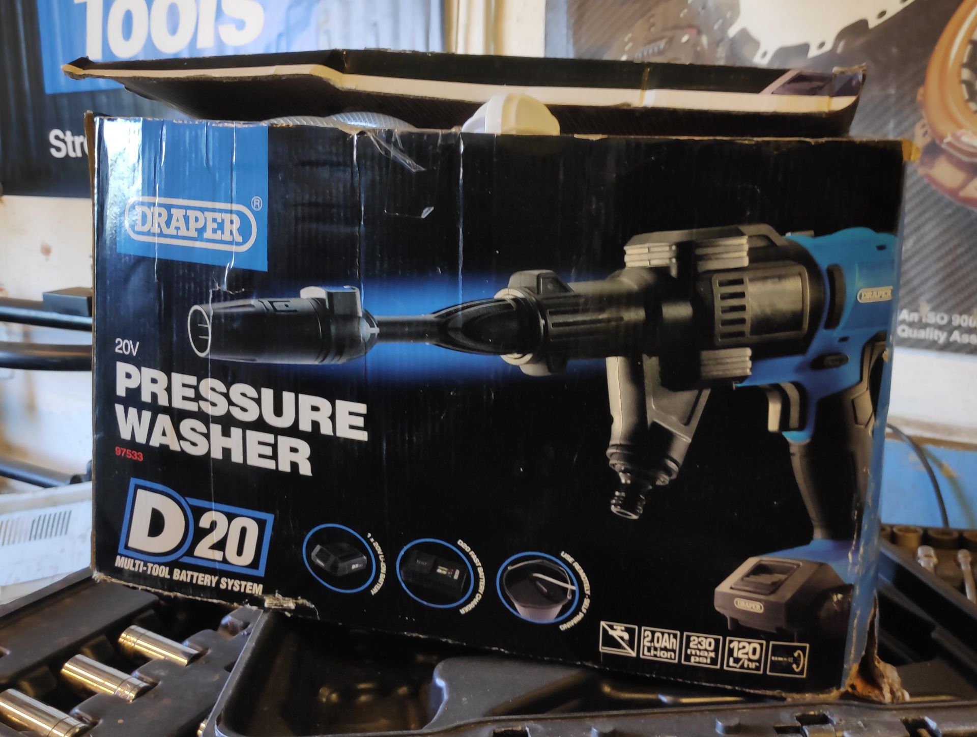 1 x Draper 20V Cordless Pressure Washer with Charger and 2.0Ah Battery - CL682 - Location: Bedford