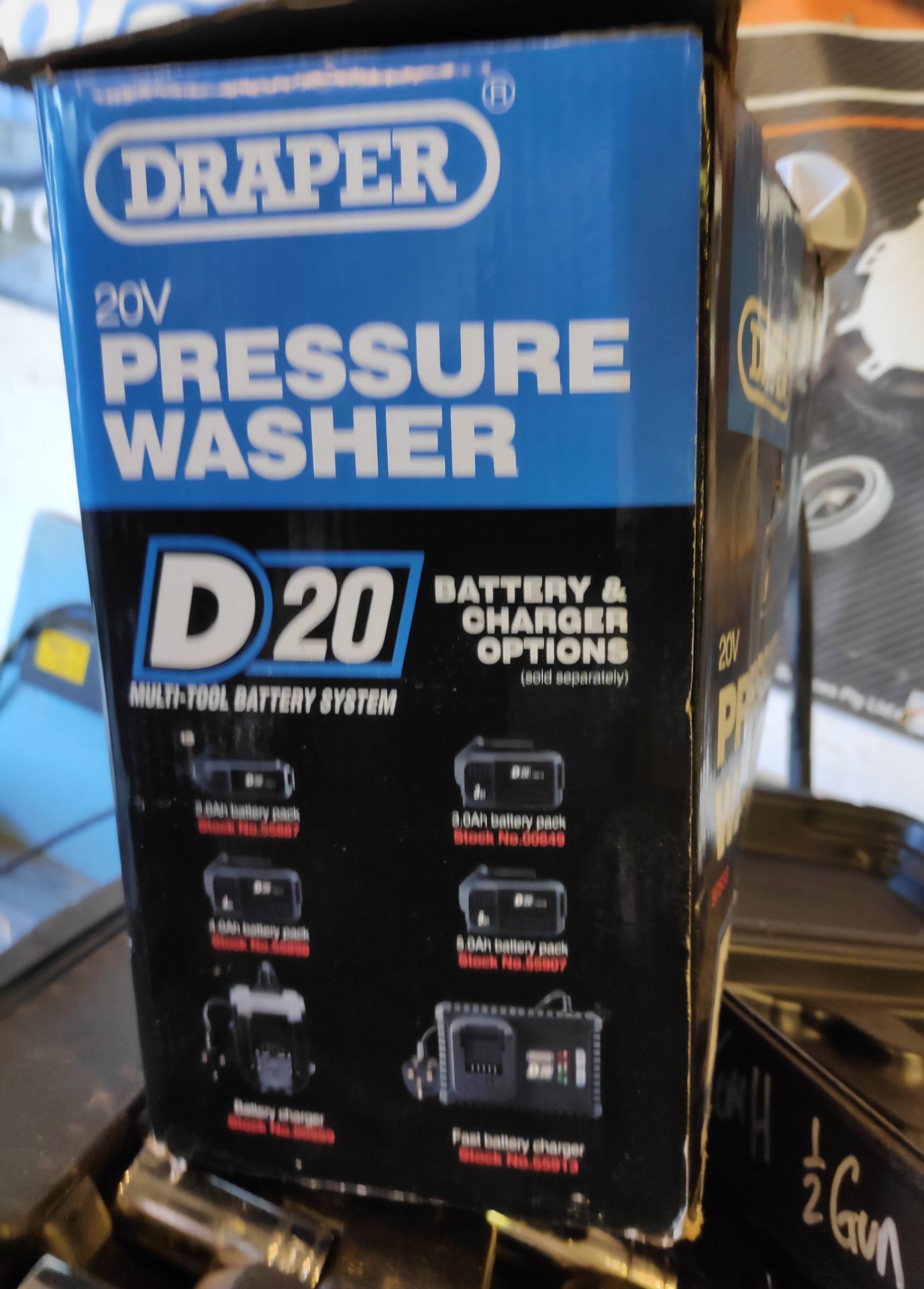 1 x Draper 20V Cordless Pressure Washer with Charger and 2.0Ah Battery - CL682 - Location: Bedford - Image 6 of 6